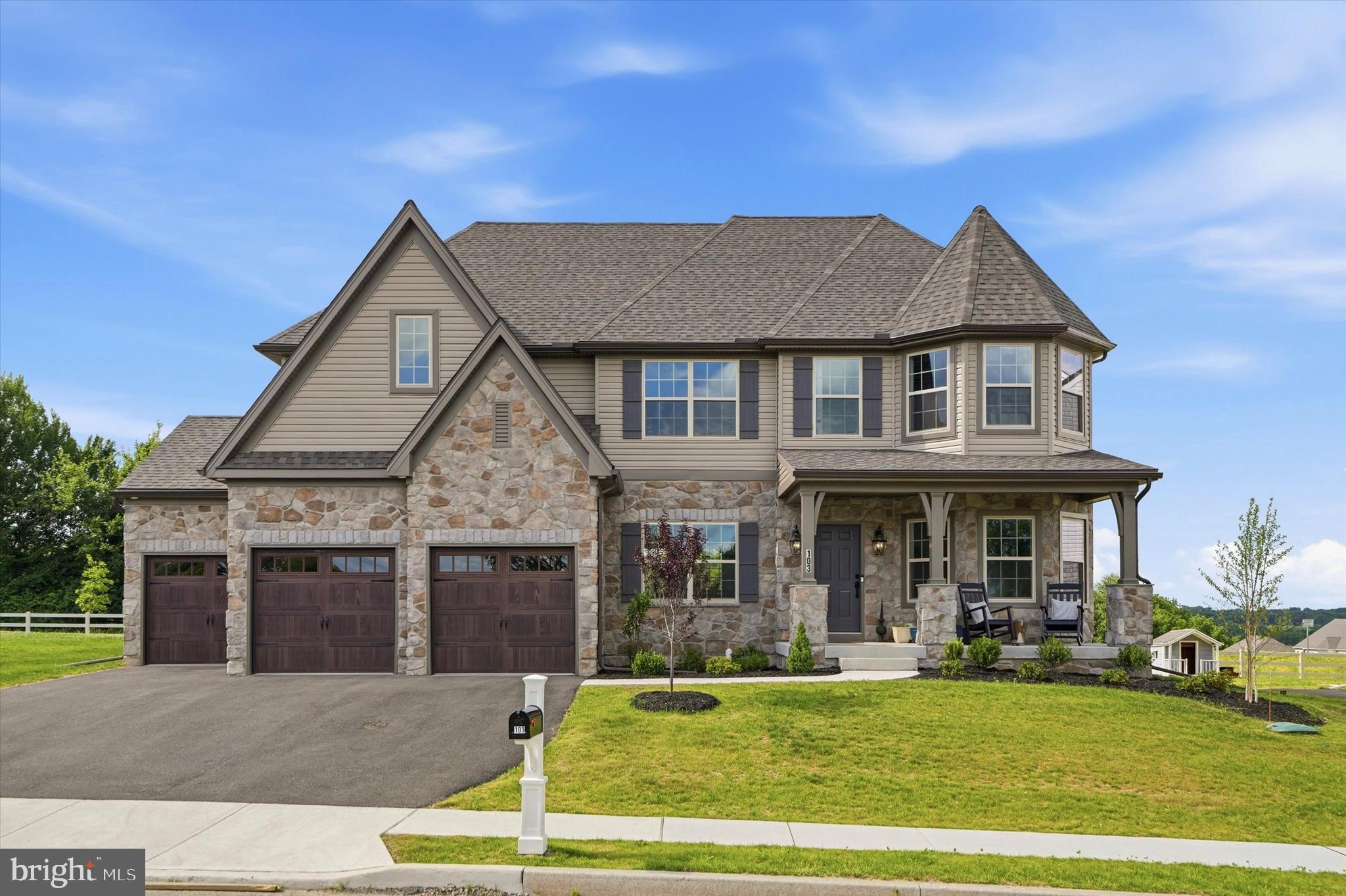LEXINGTON POINTE - Residential