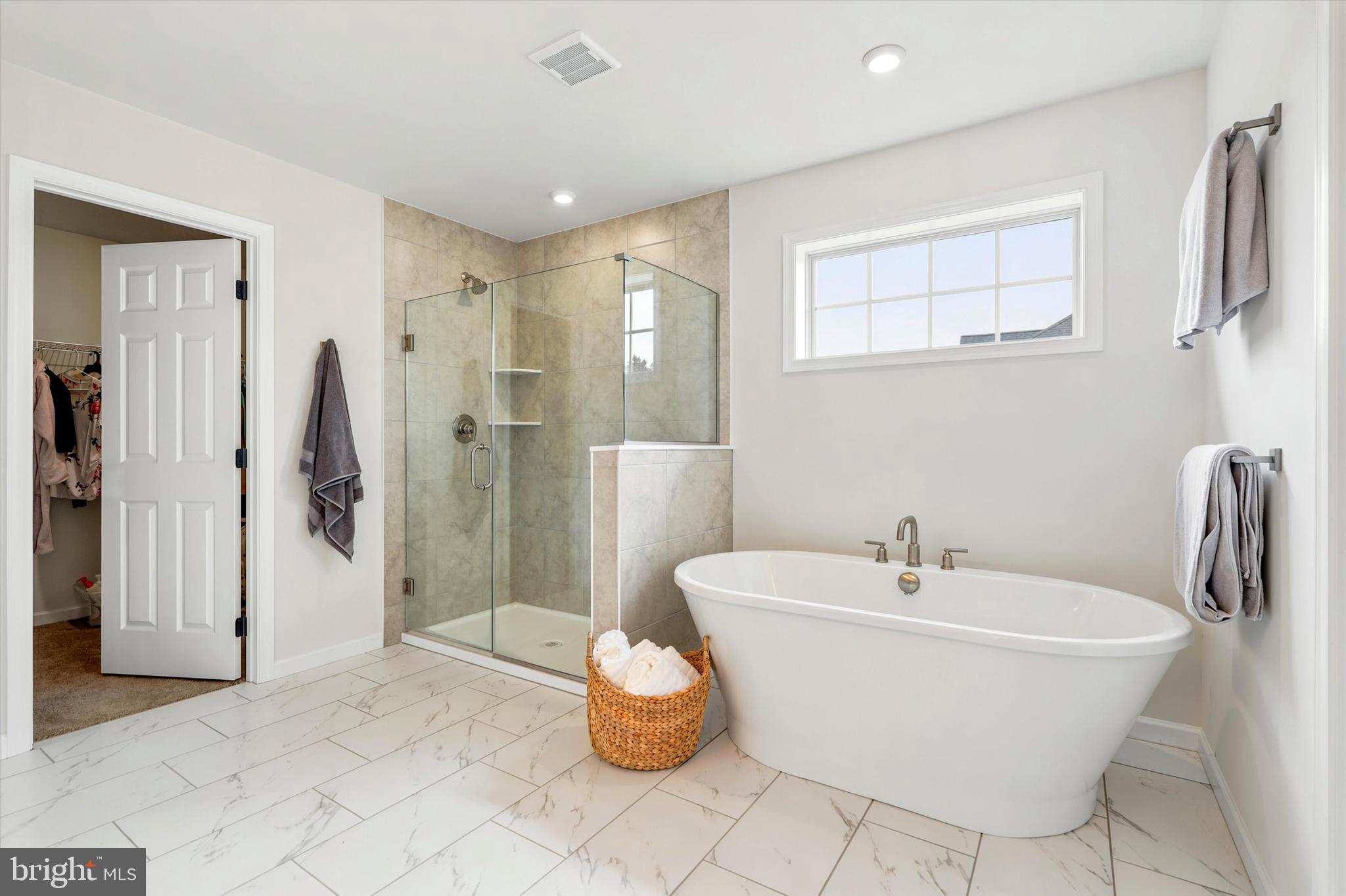 LEXINGTON POINTE - Residential