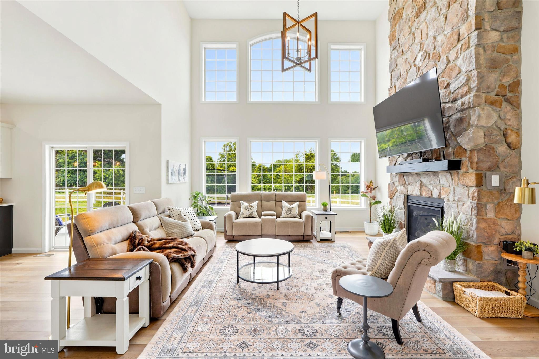 LEXINGTON POINTE - Residential