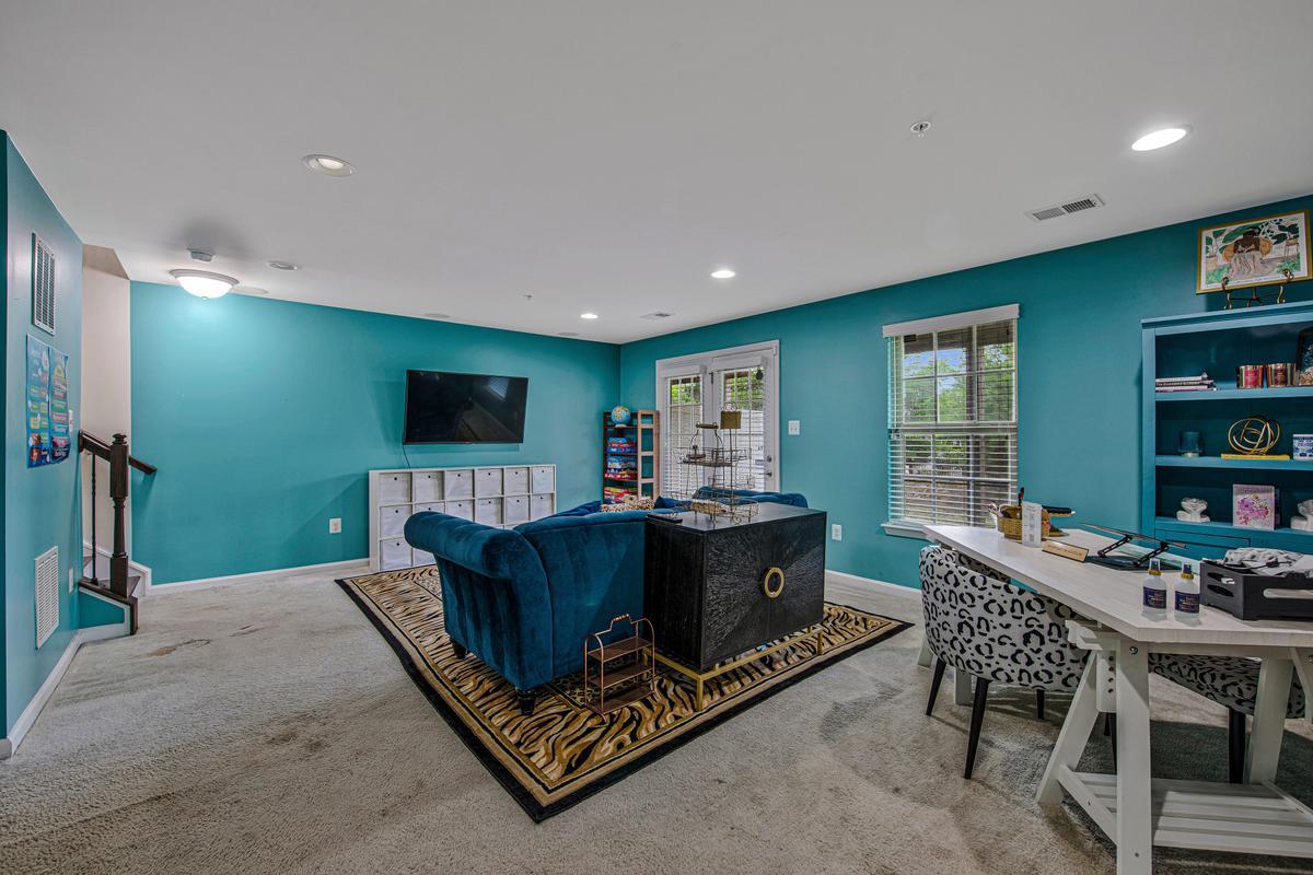 WESTSIDE - Residential
