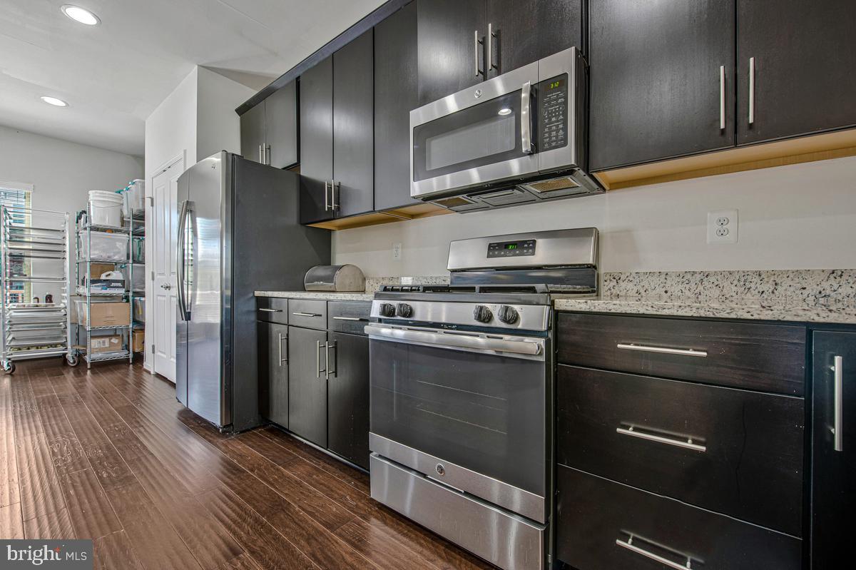 WESTSIDE - Residential