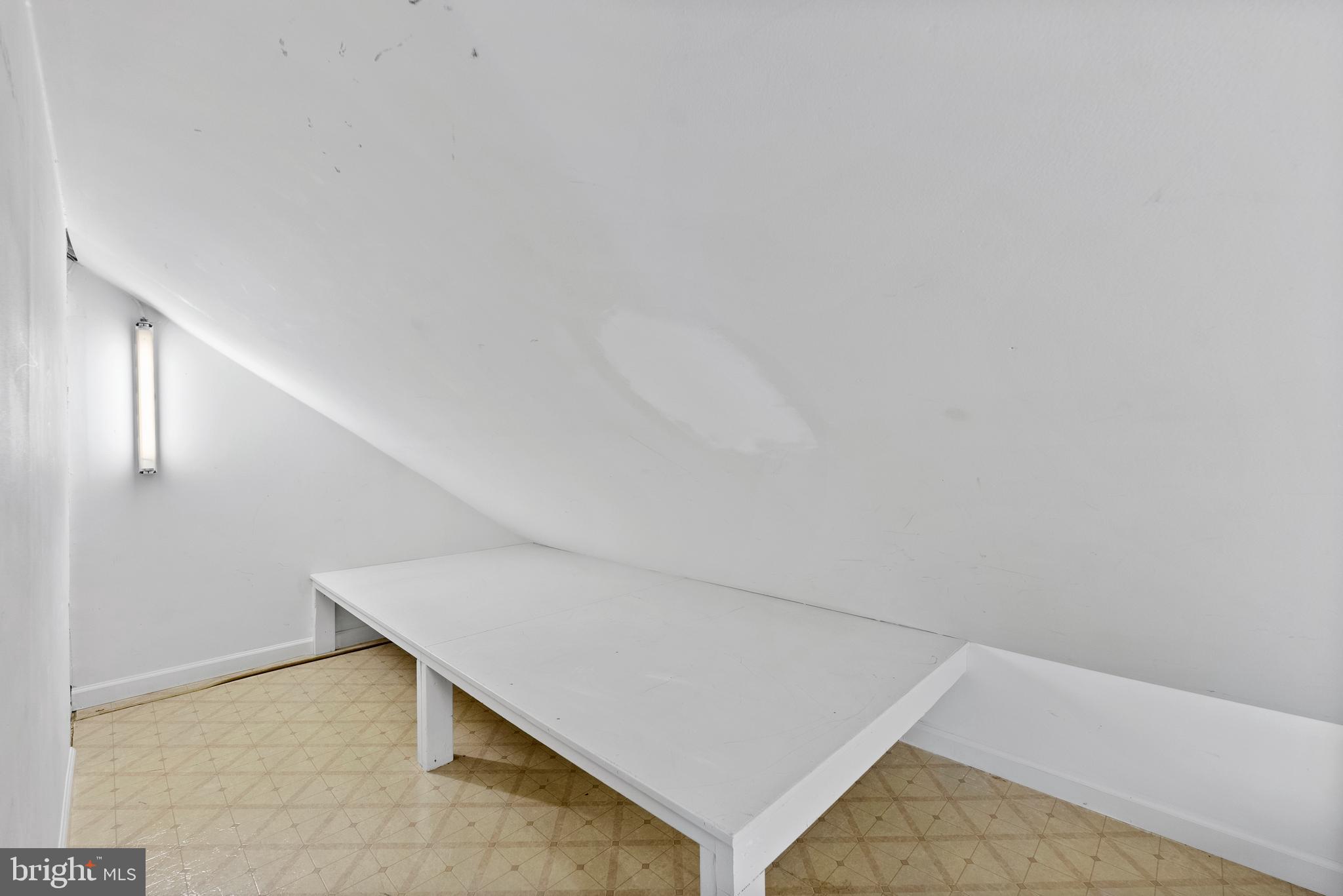 PINECREST - Residential Lease