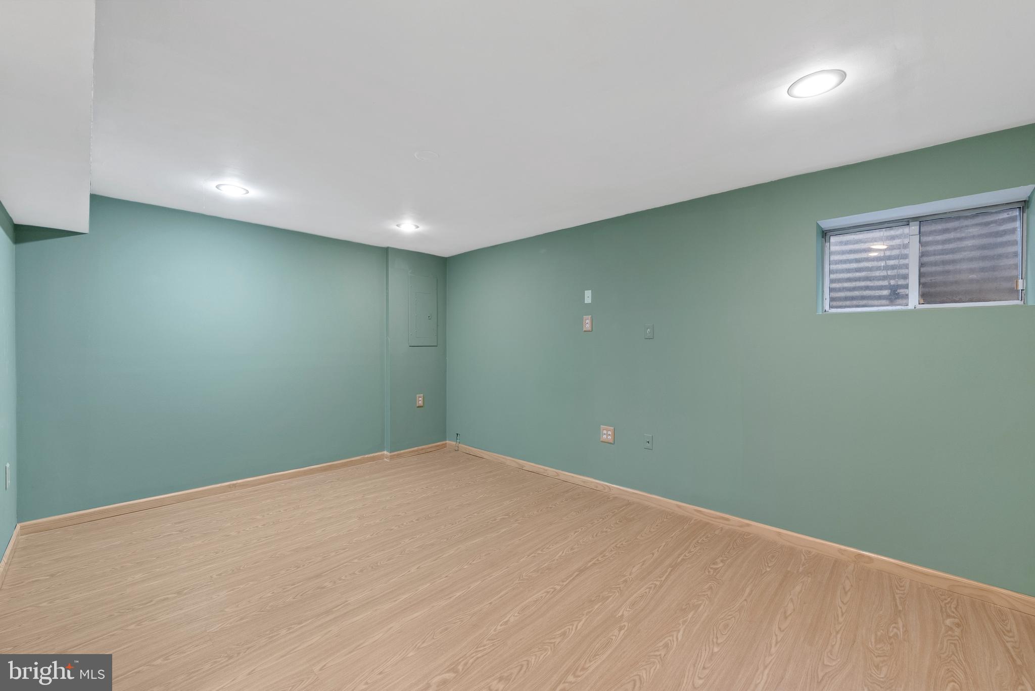PINECREST - Residential Lease