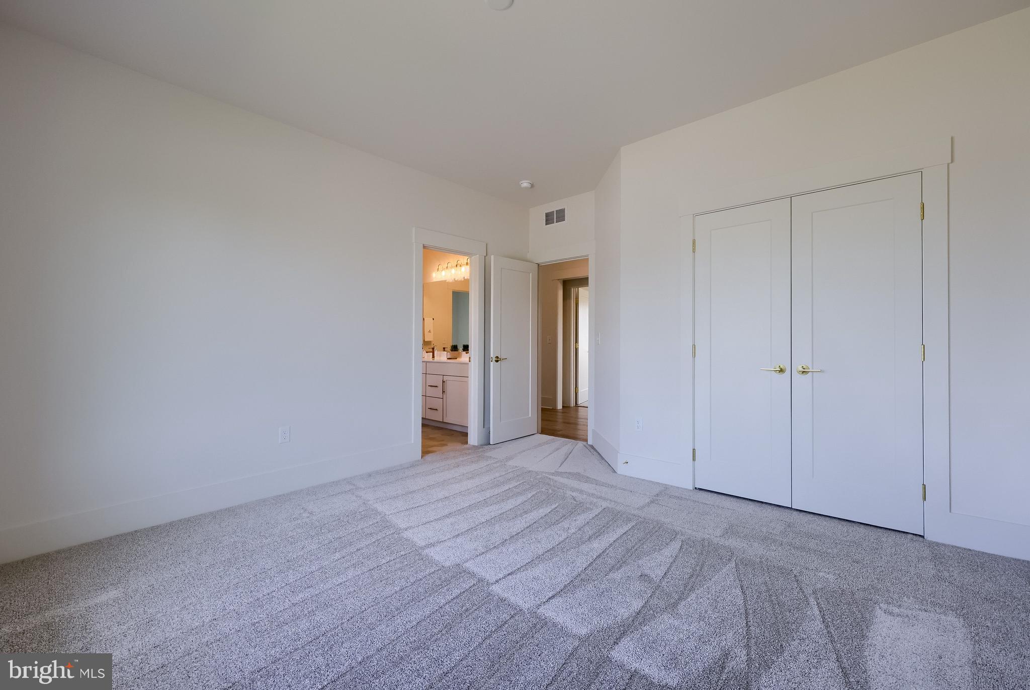 PINEBROOKE - Residential