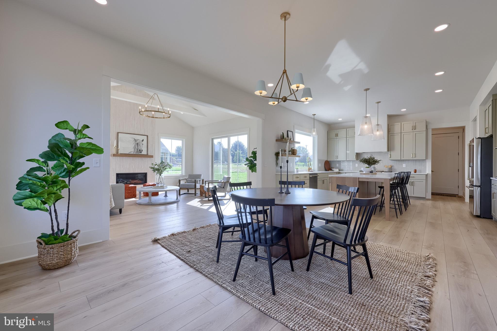 PINEBROOKE - Residential