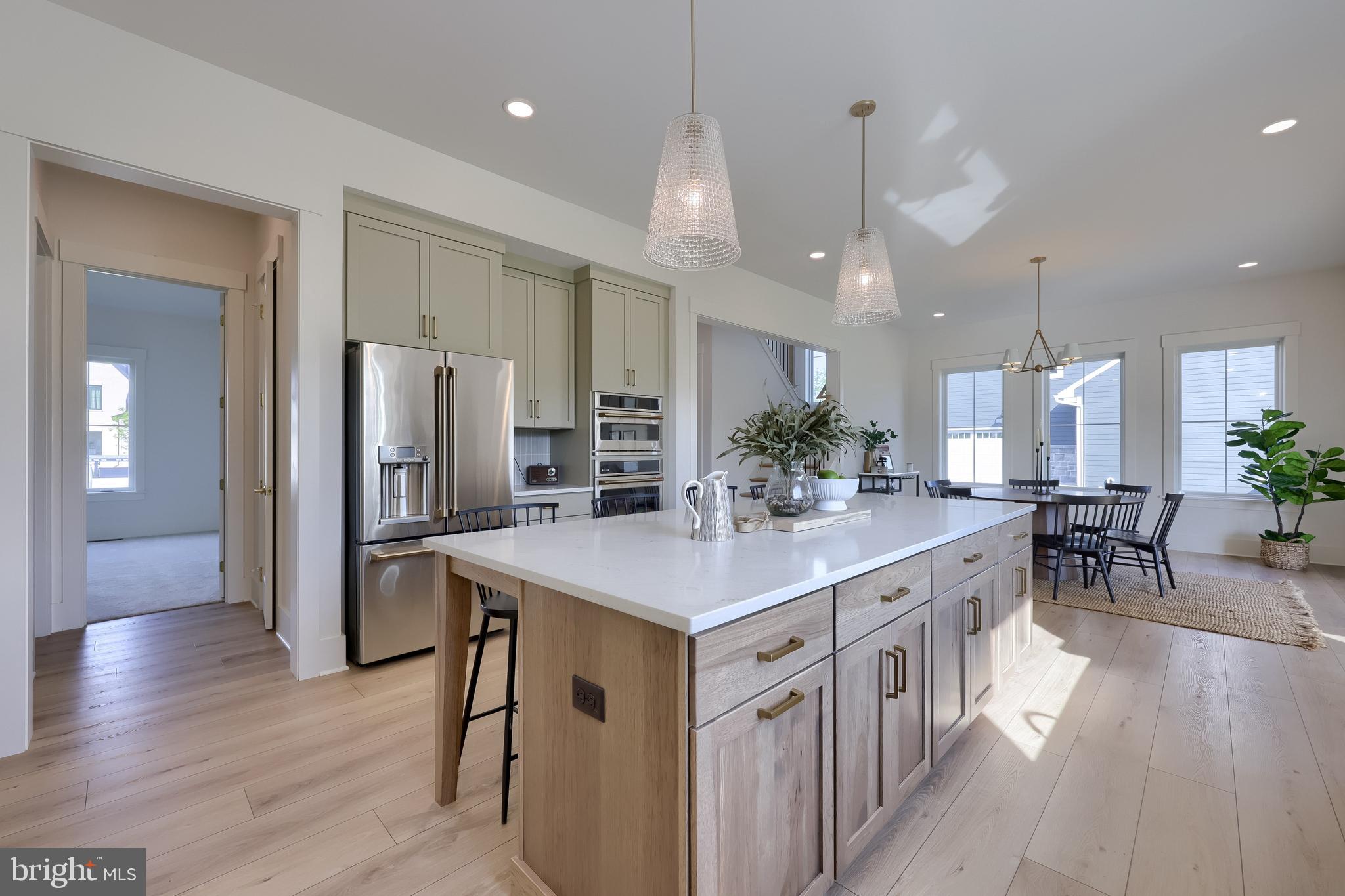 PINEBROOKE - Residential