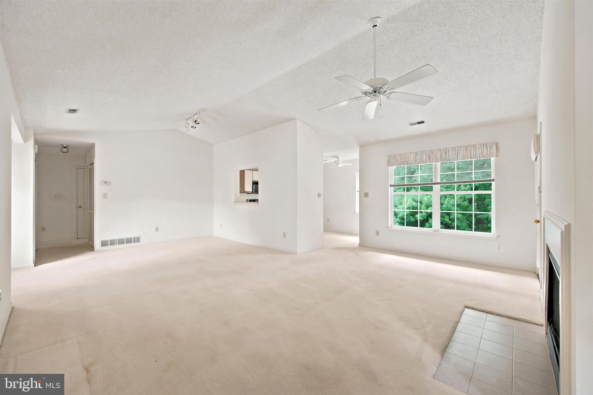 MAKEFIELD GLEN - Residential