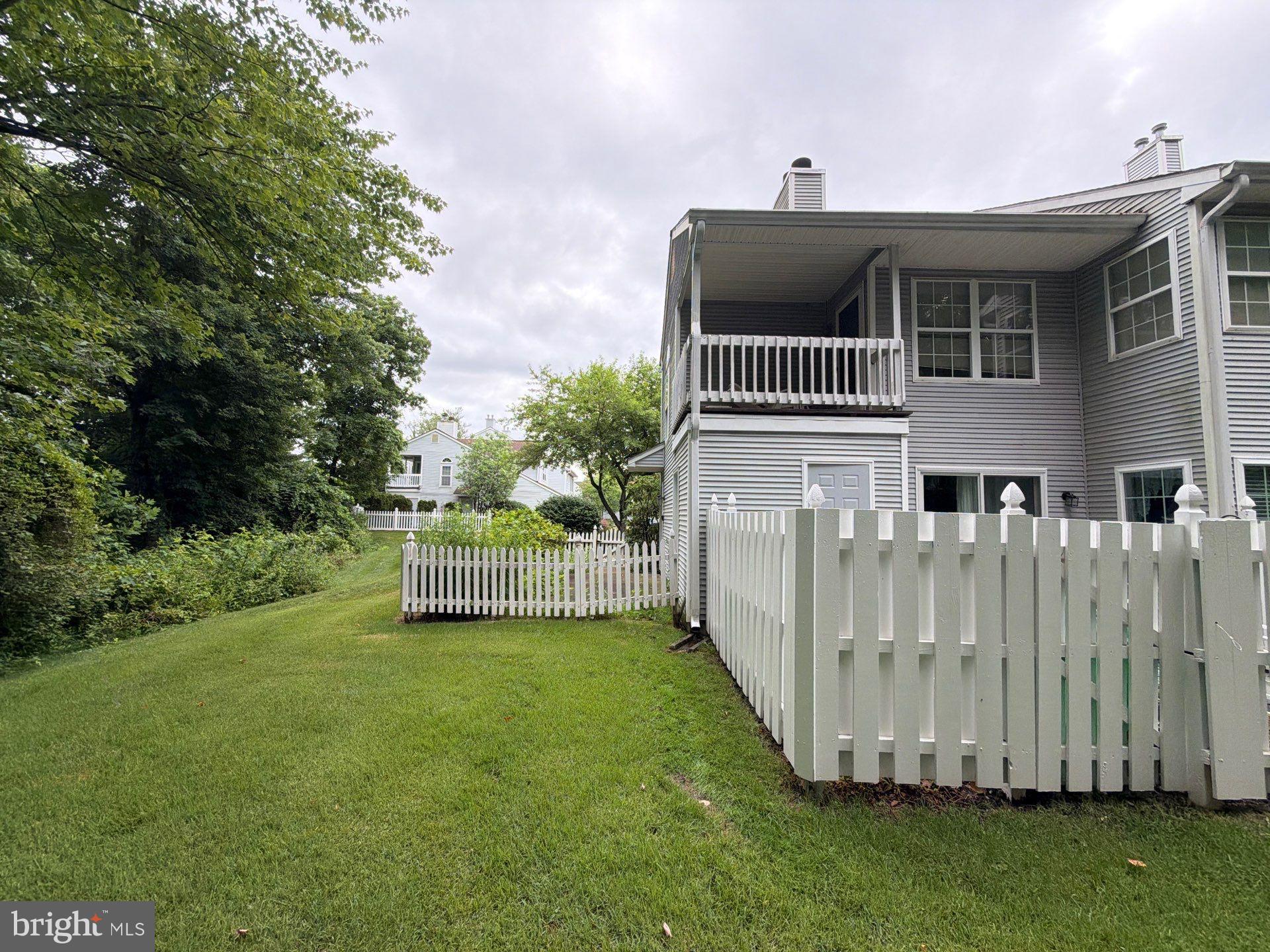 MAKEFIELD GLEN - Residential