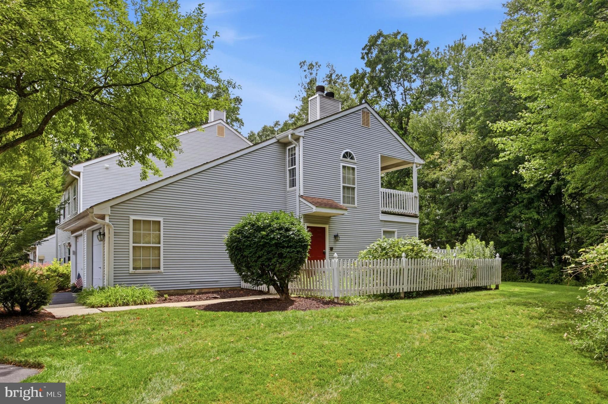 MAKEFIELD GLEN - Residential