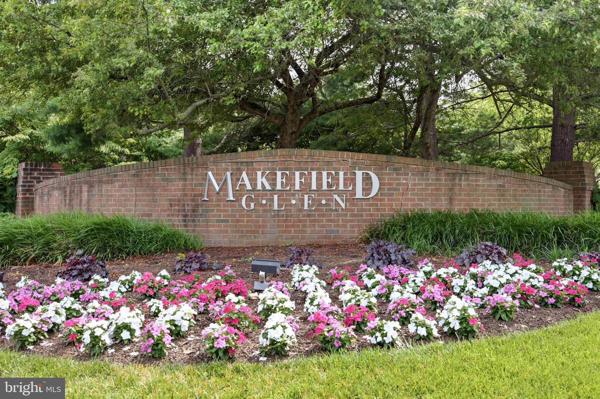 MAKEFIELD GLEN - Residential