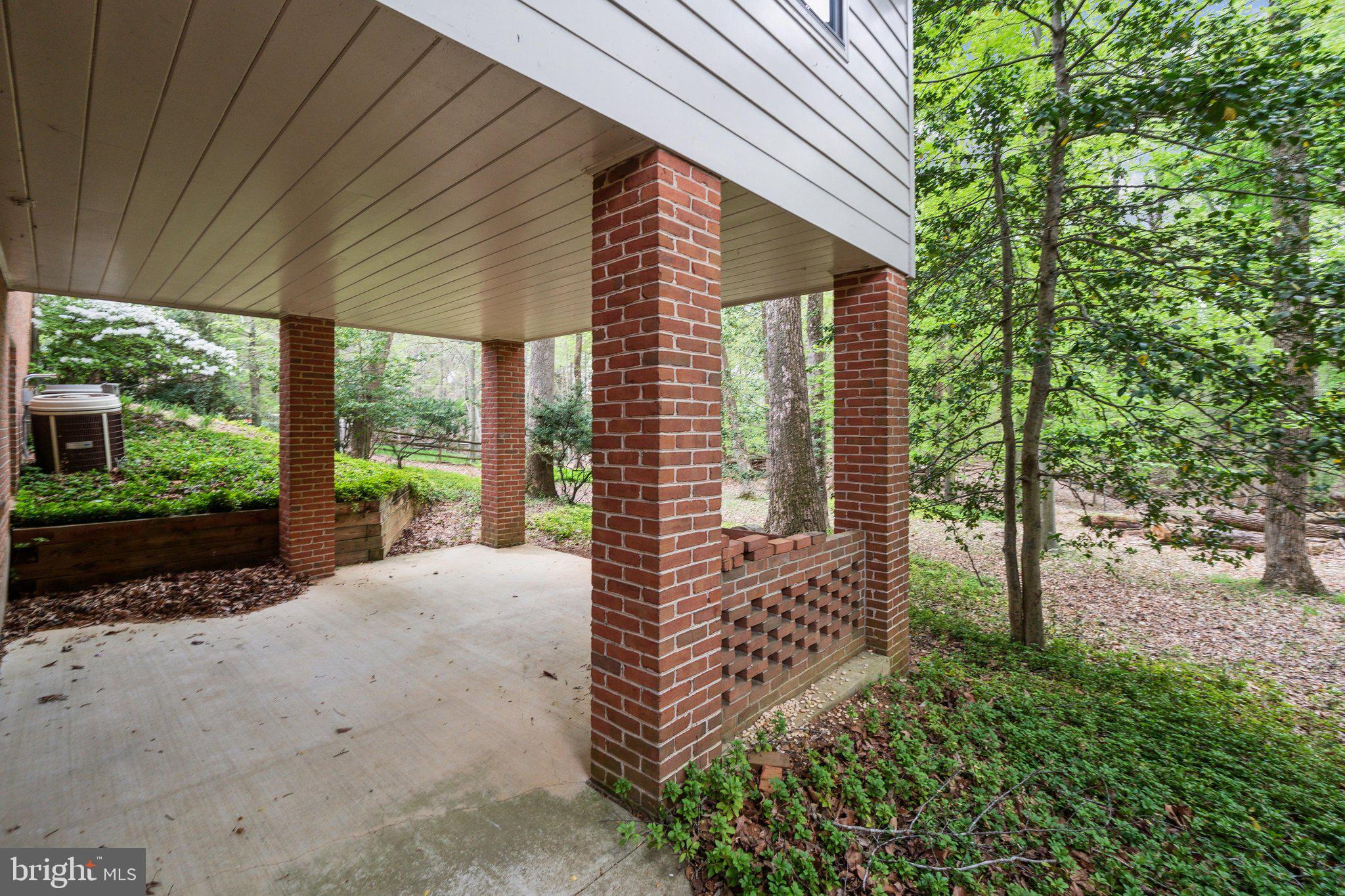 RIVER FALLS - Residential