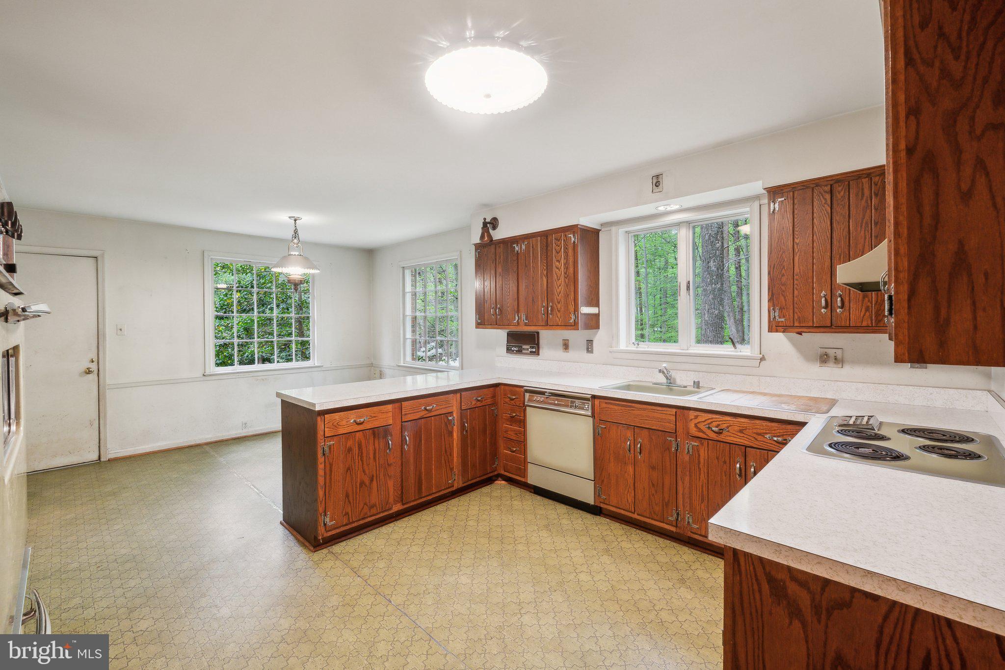 RIVER FALLS - Residential