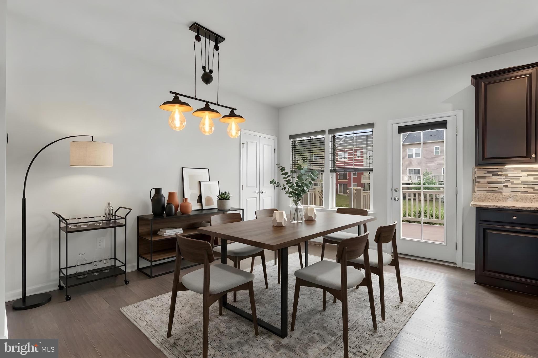 CREEKSIDE VILLAGE - Residential