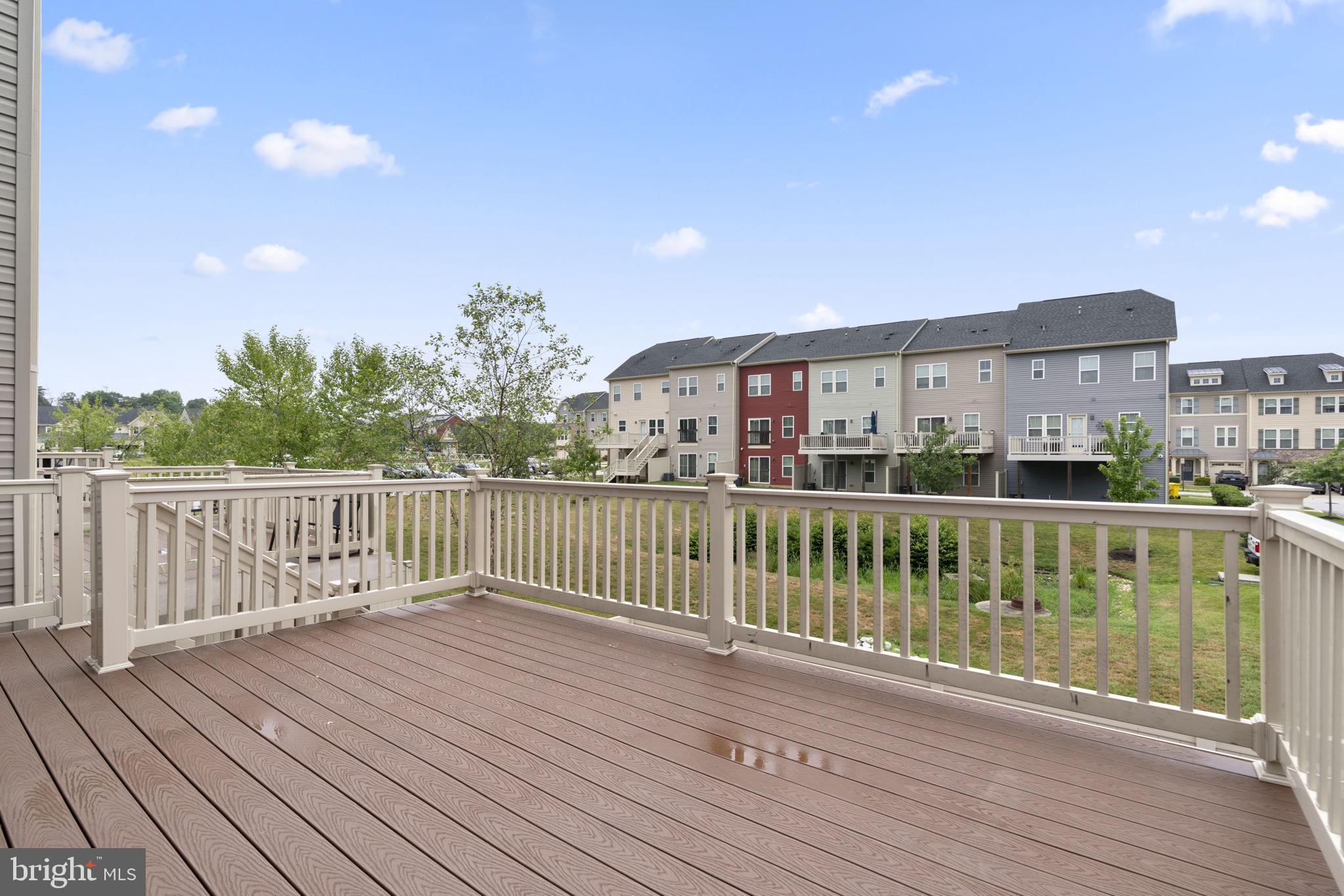 CREEKSIDE VILLAGE - Residential