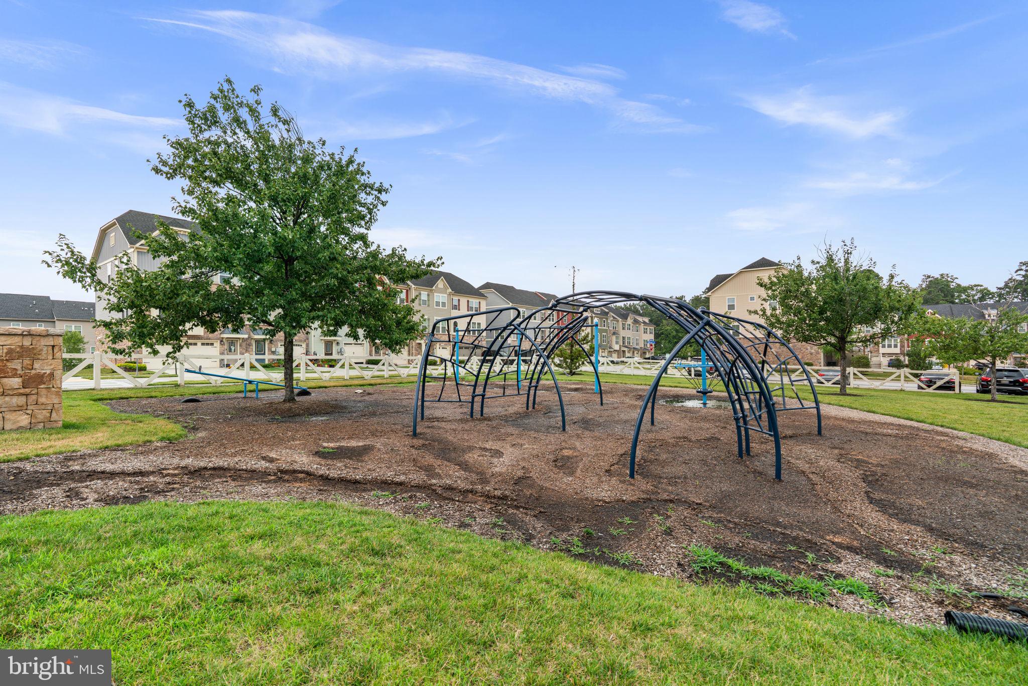 CREEKSIDE VILLAGE - Residential