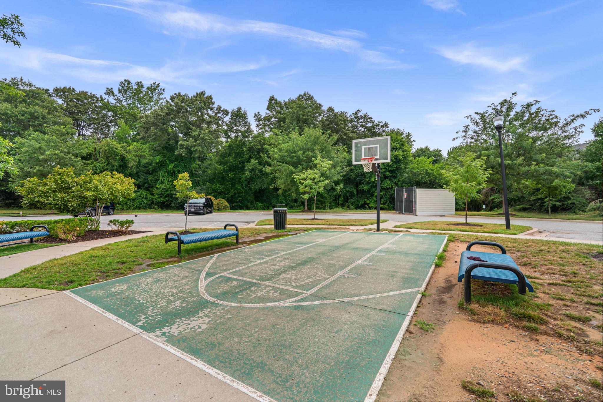 CREEKSIDE VILLAGE - Residential