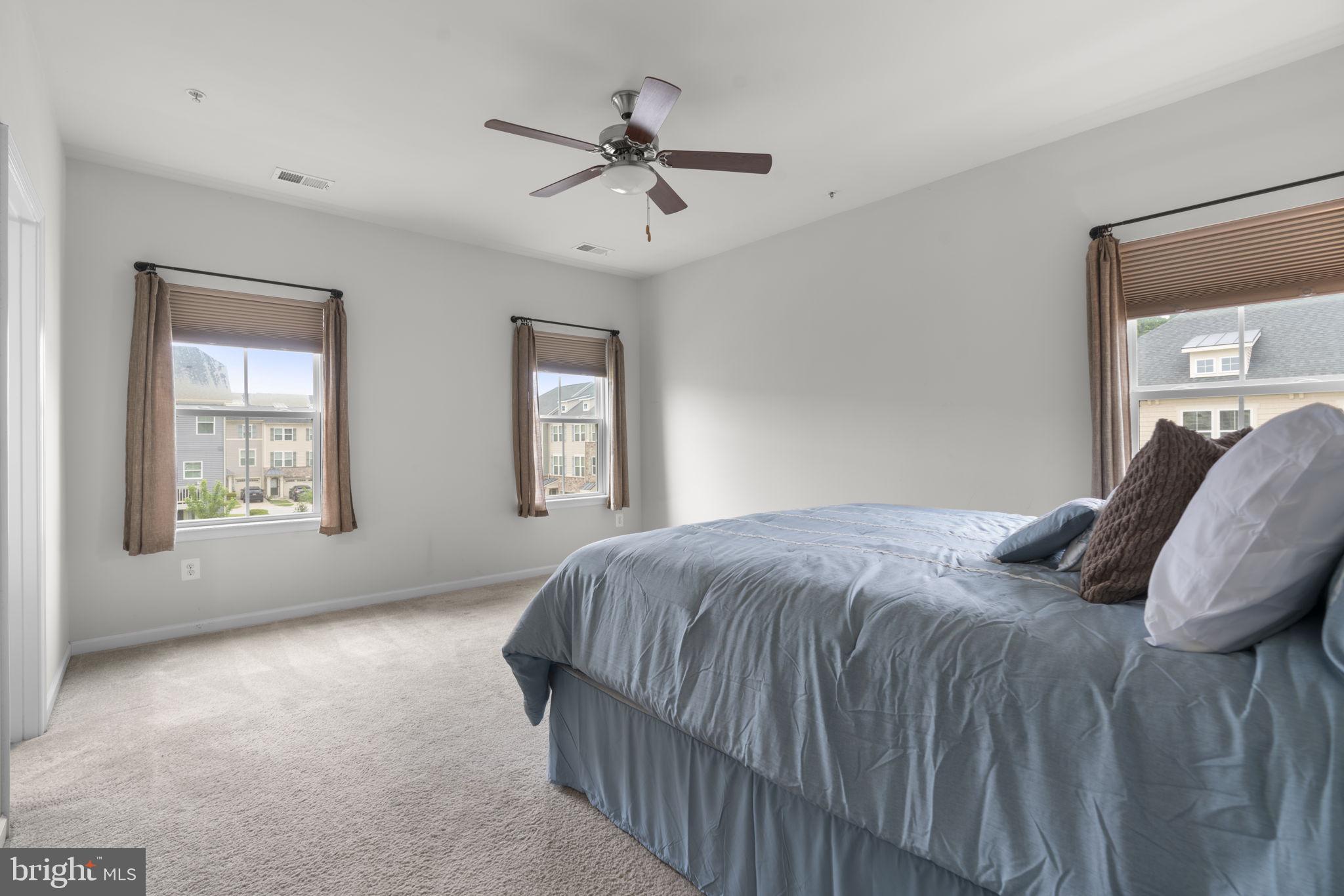 CREEKSIDE VILLAGE - Residential