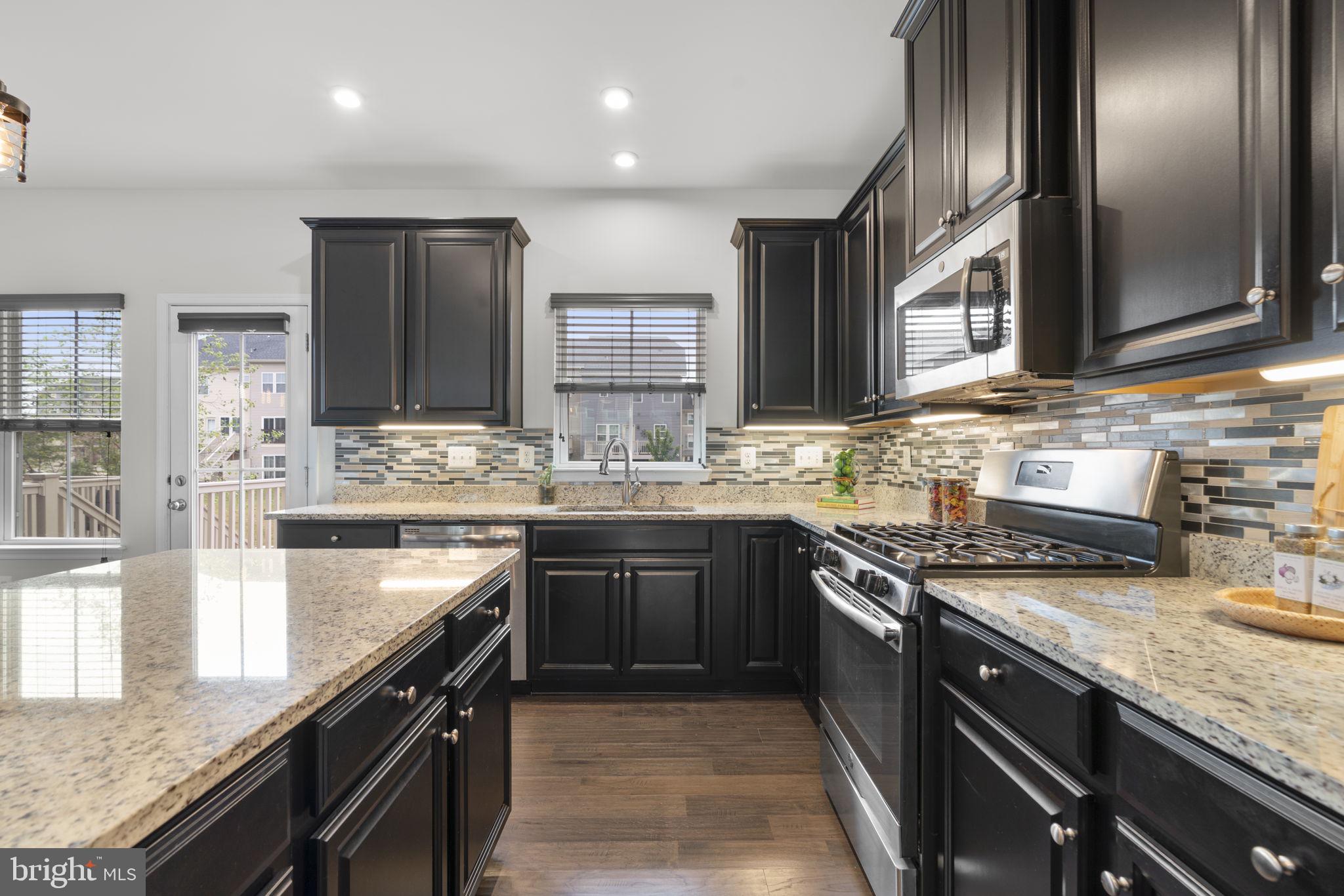 CREEKSIDE VILLAGE - Residential