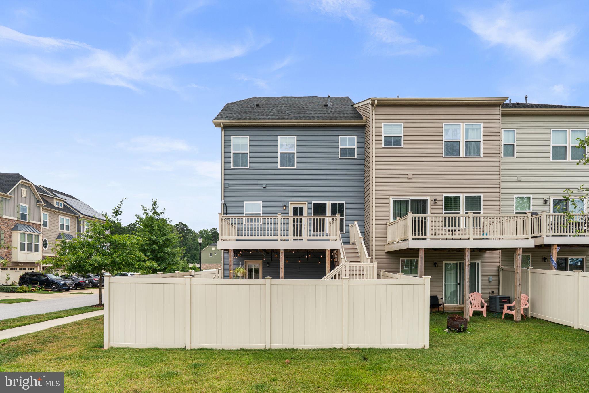 CREEKSIDE VILLAGE - Residential