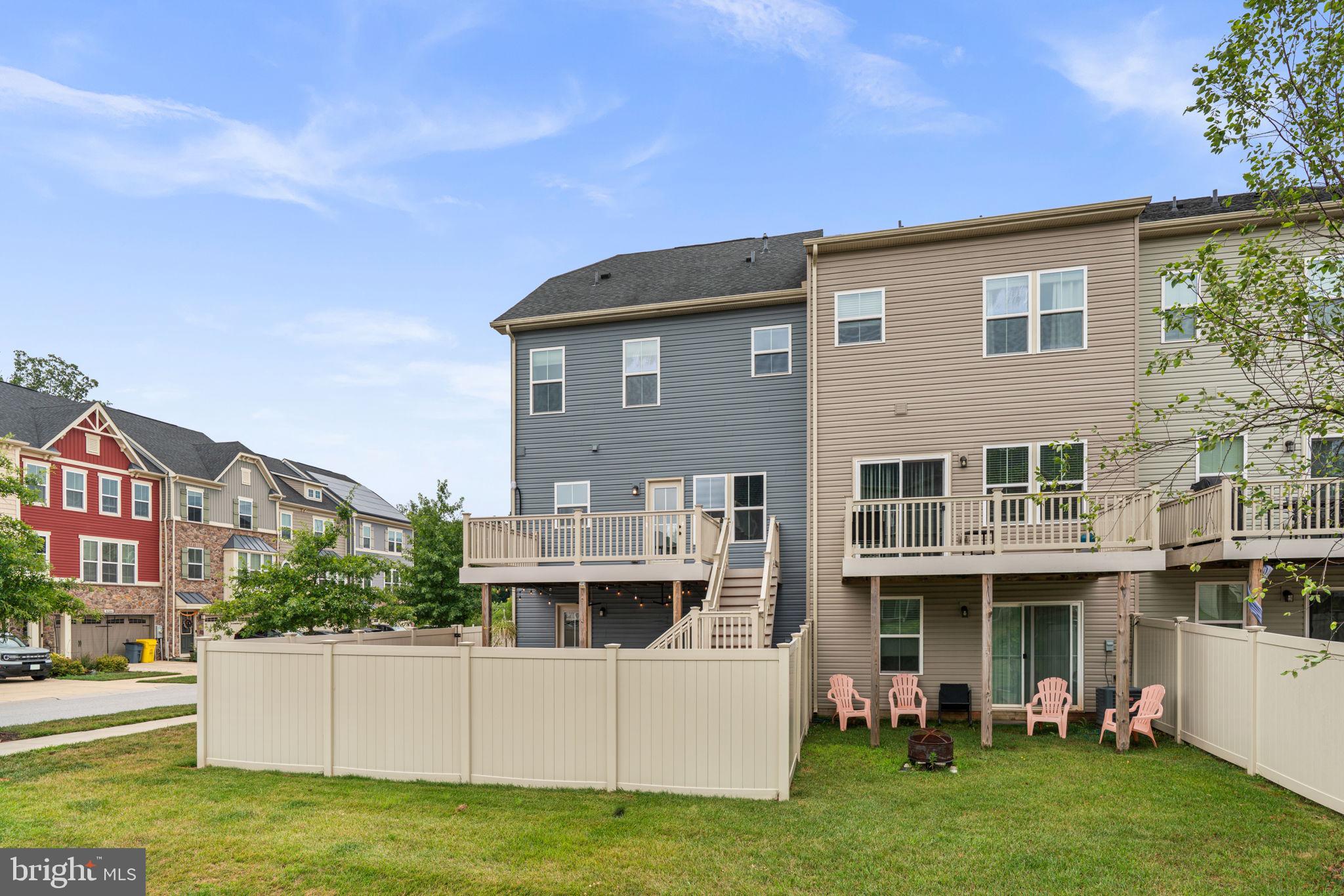 CREEKSIDE VILLAGE - Residential