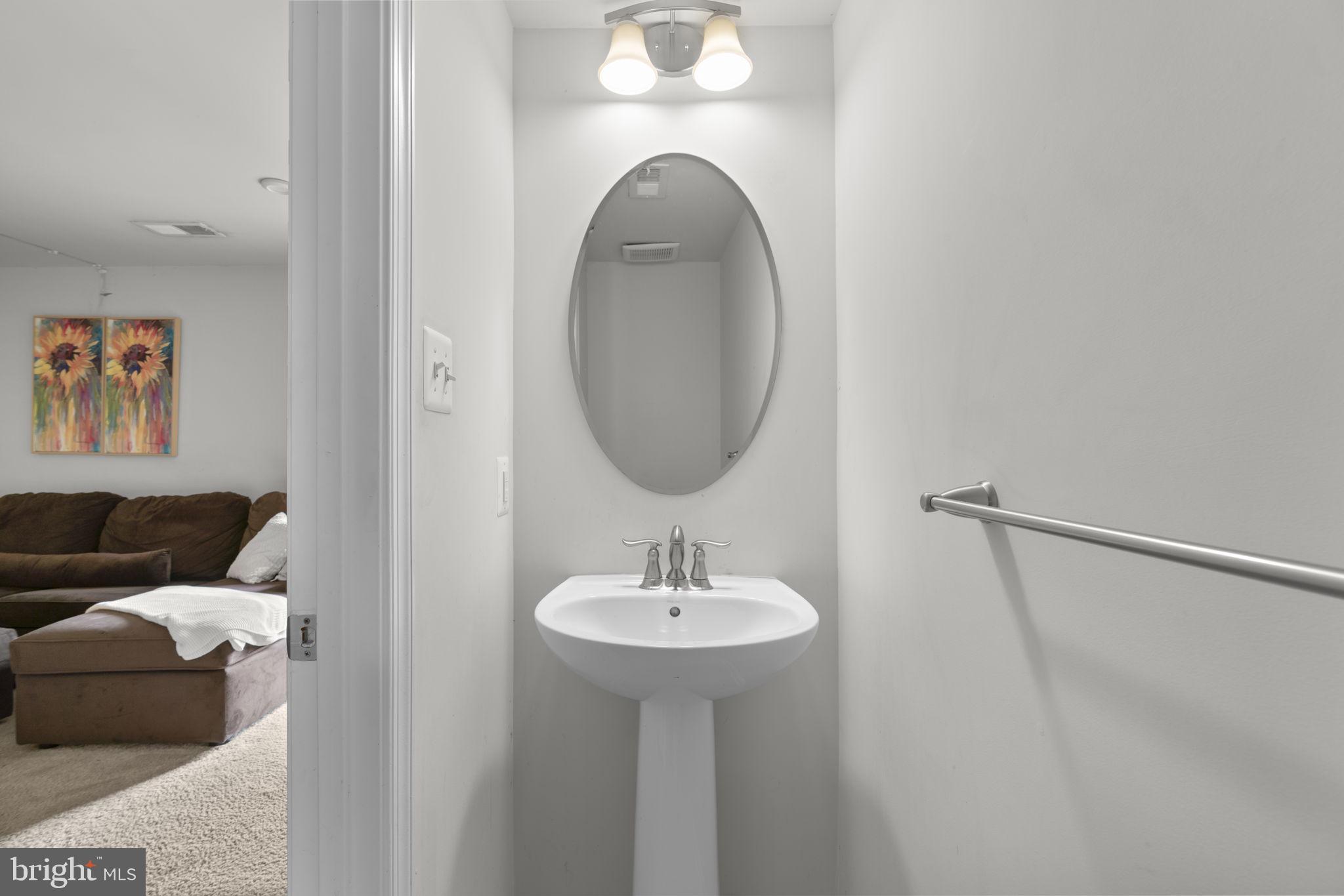 CREEKSIDE VILLAGE - Residential