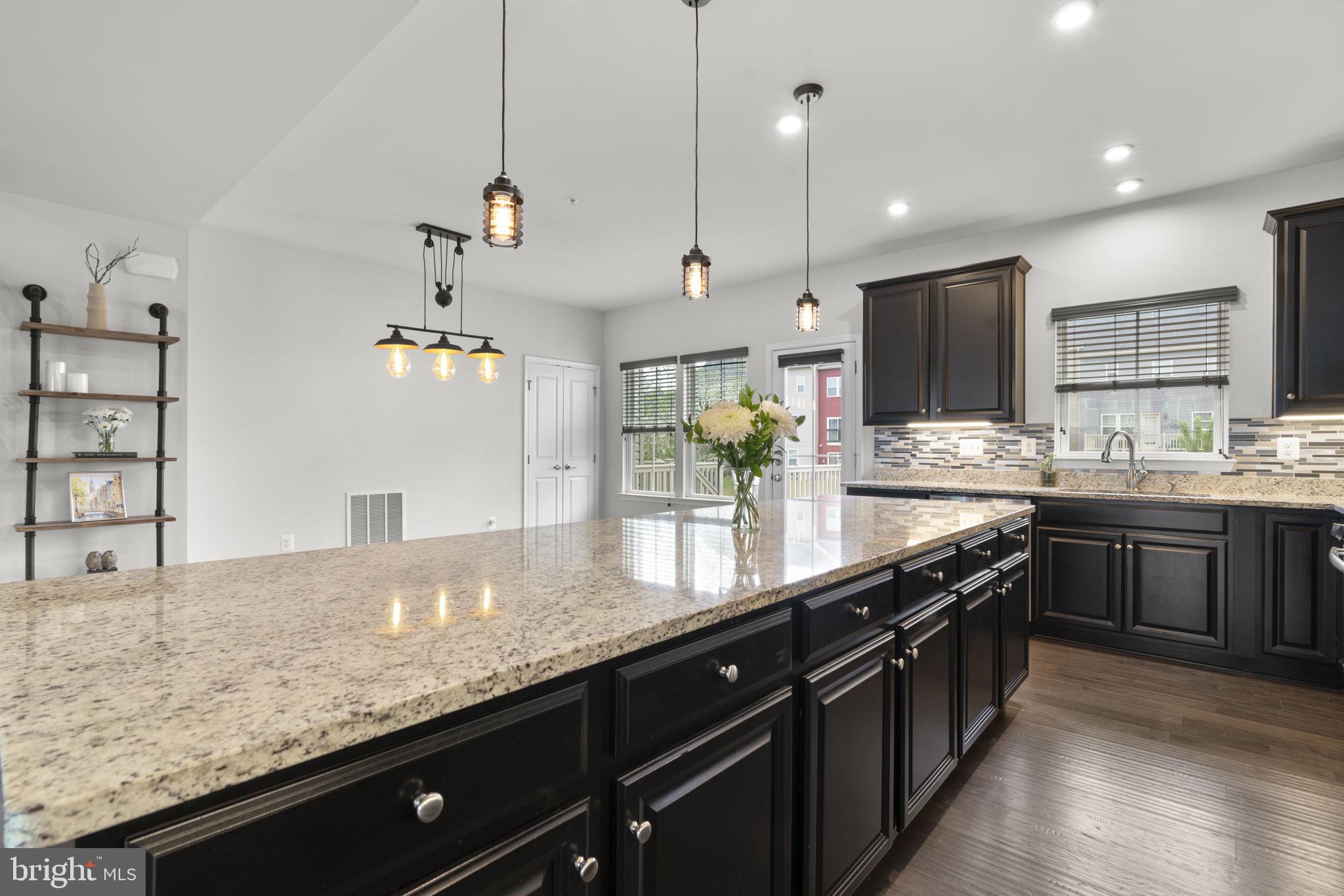 CREEKSIDE VILLAGE - Residential