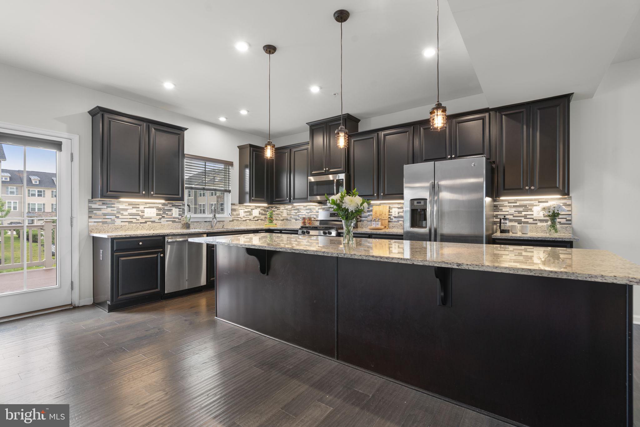 CREEKSIDE VILLAGE - Residential
