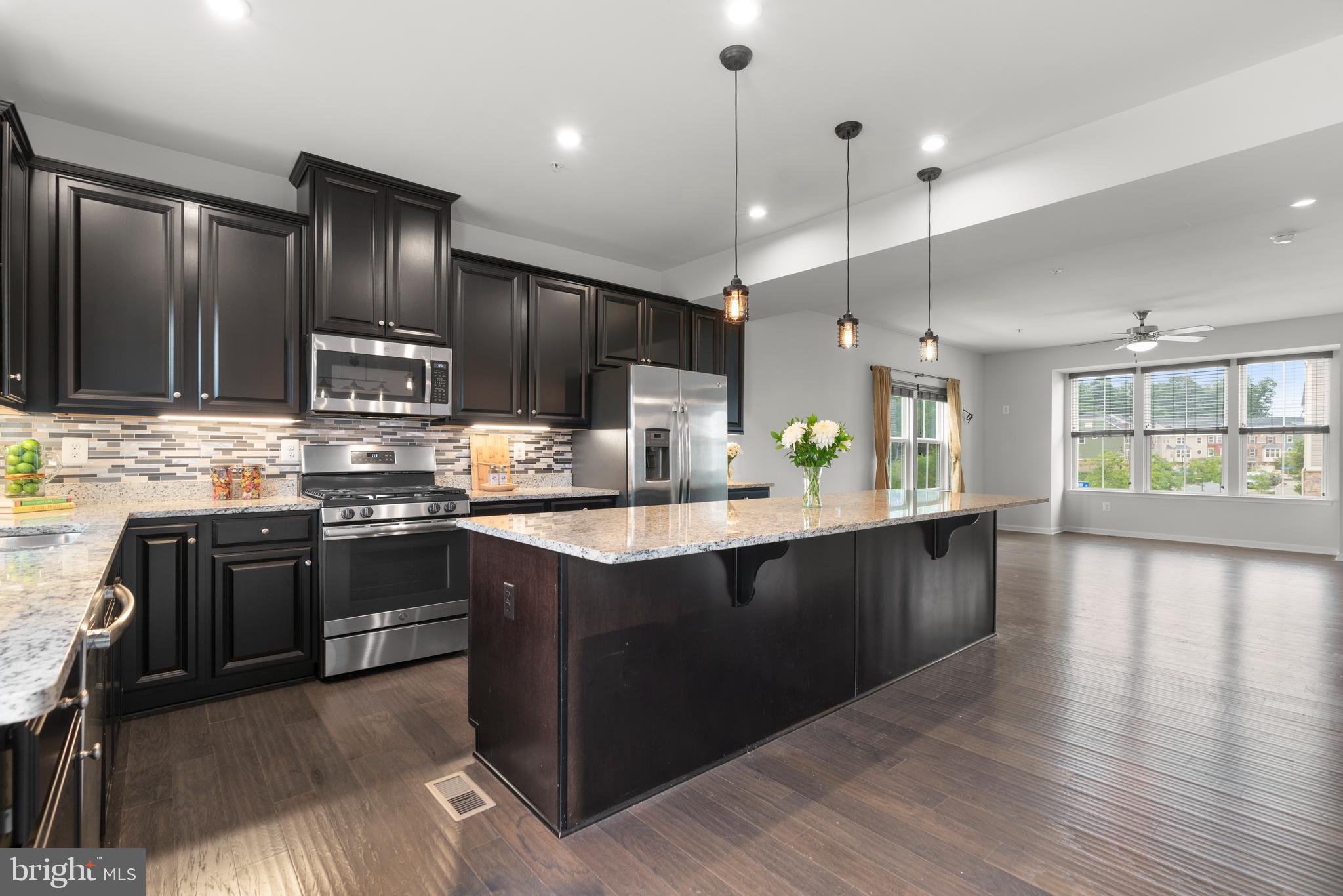 CREEKSIDE VILLAGE - Residential