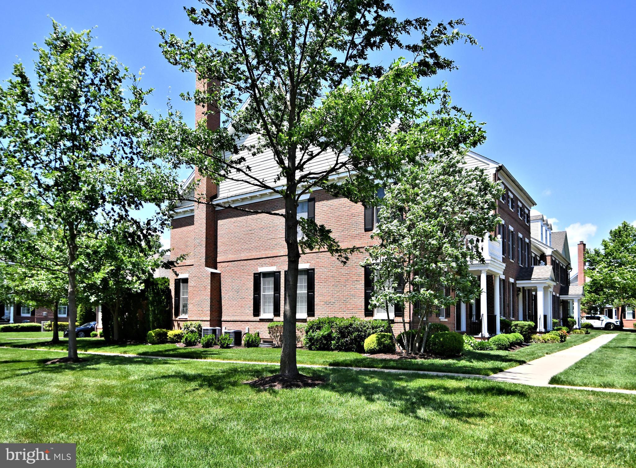 NEWTOWN WALK - Residential