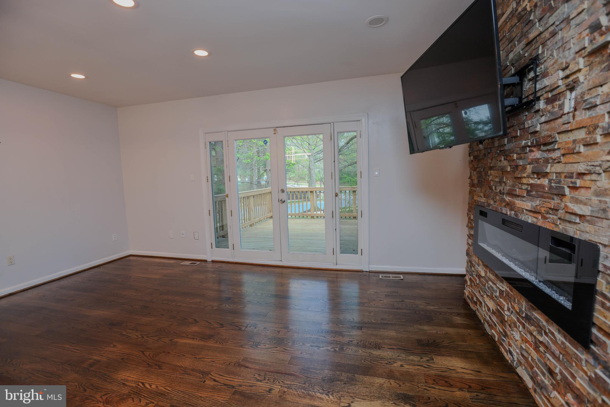 VILLAGE OF HICKORY RIDGE - Residential
