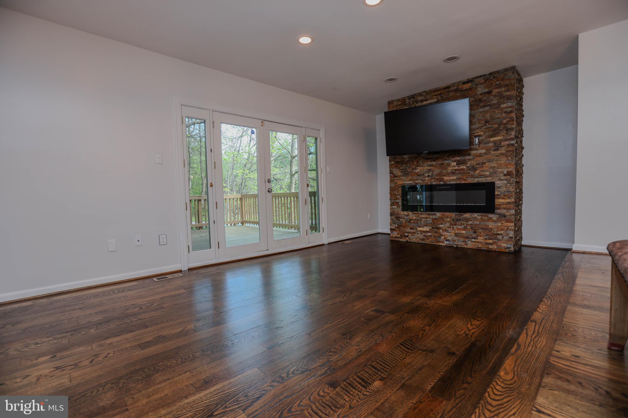 VILLAGE OF HICKORY RIDGE - Residential