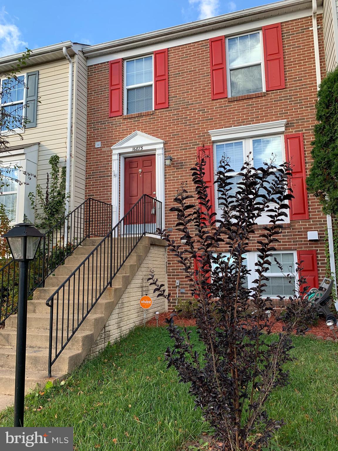 Bright 3 level townhouse in a quiet area. Open floor plan. Private deck backed to trees, perfect for entertainment. Large kitchen with granite counter tops, GE appliances, skylight. Cathedral ceilings. 3 Bedrooms, 2 full bathrooms, 2 half bathrooms. Fully finished basement with laundry and recreation room with walk out stairs. The community has a play ground, pool and tennis court. Minutes away from Route 1 and I-95. Quantico Marine Base, Shopping, Restaurants, Public Transportation, Rec Center, & More.