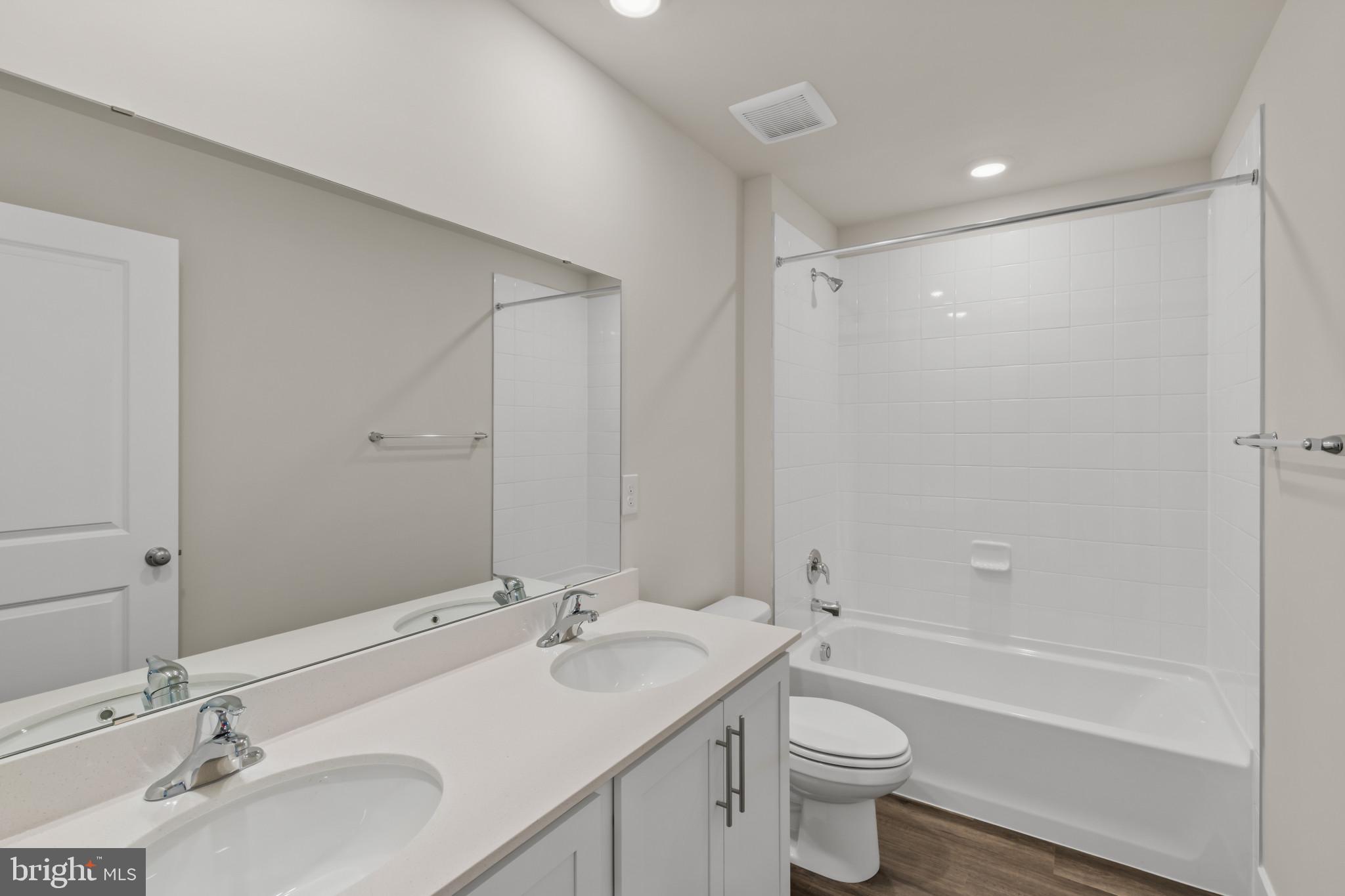 WATERMARK AT WESTPHALIA TOWN CENTER - Residential