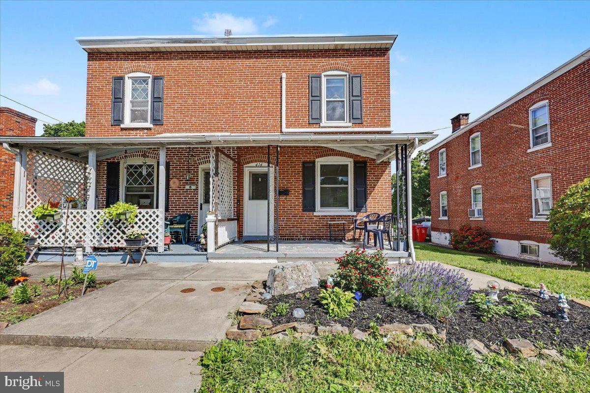Great 3 Bedroom, 1 bath home in the Pottsgrove School District! Wonderful alternative to renting and close to major roads and schools in the Stowe area. Refrigerator, washer and dryer are included! There is storage shed and private off street parking behind the home!