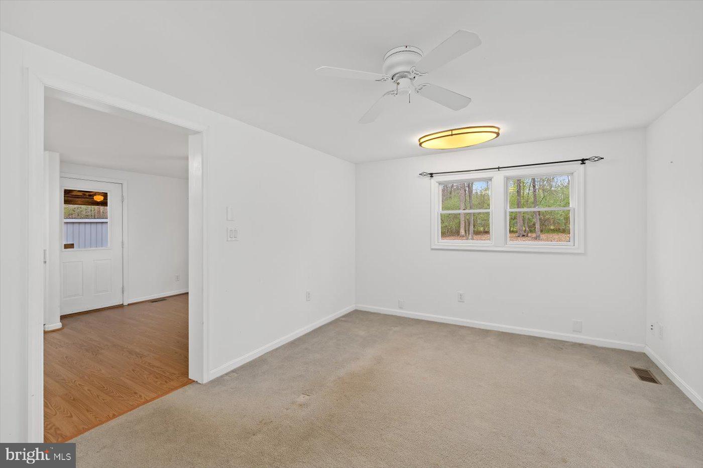 COUNTRY ACRES - Residential