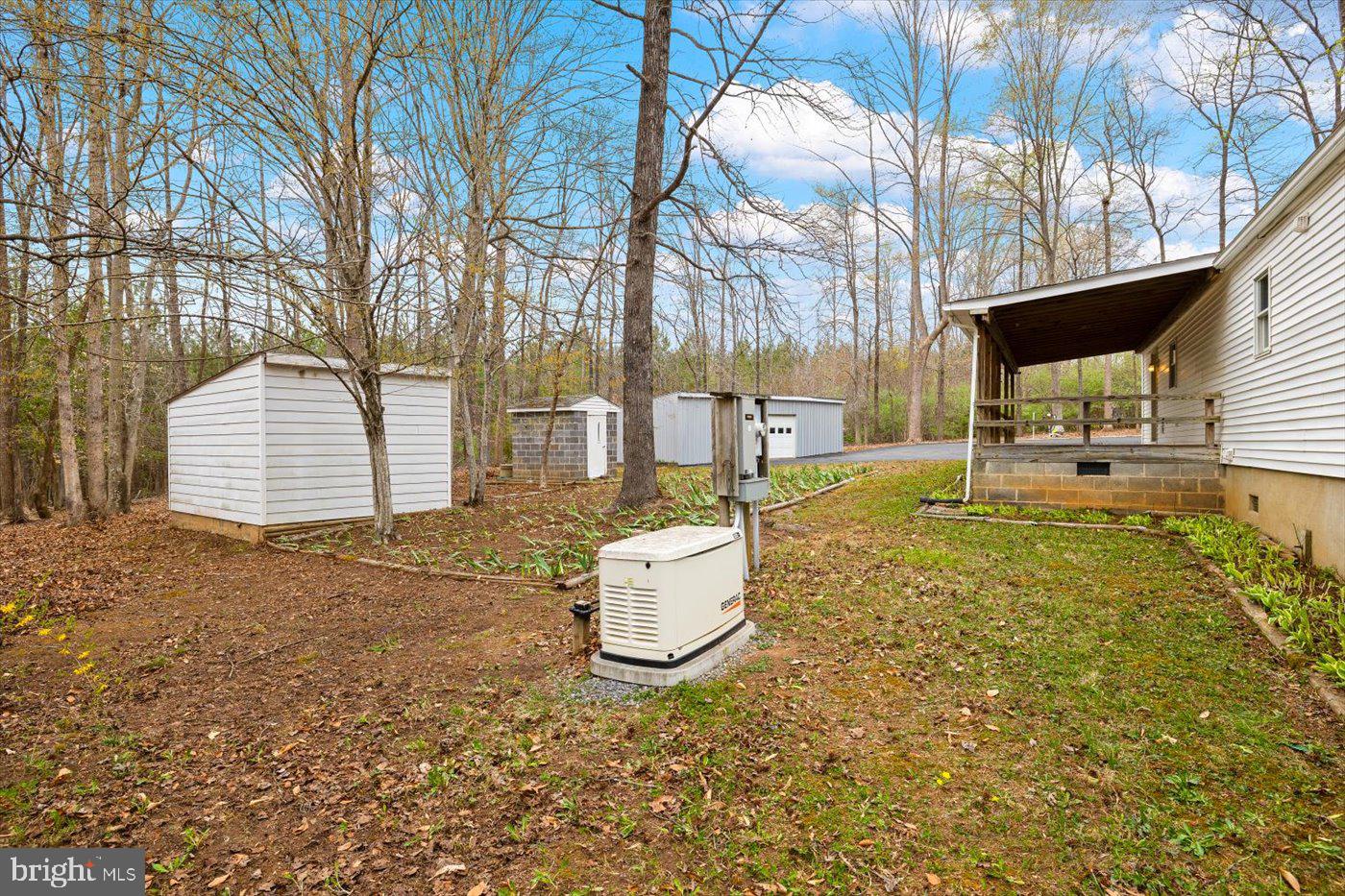 COUNTRY ACRES - Residential