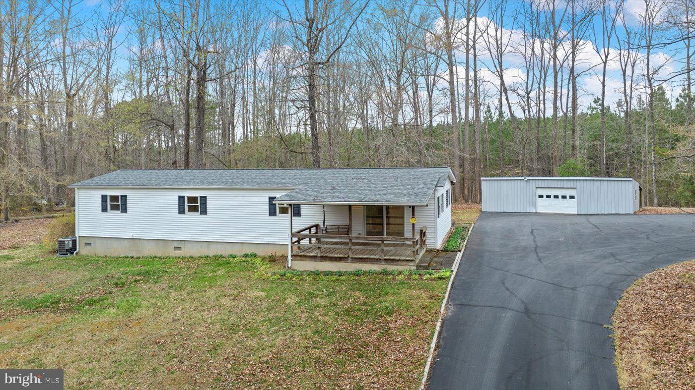 COUNTRY ACRES - Residential