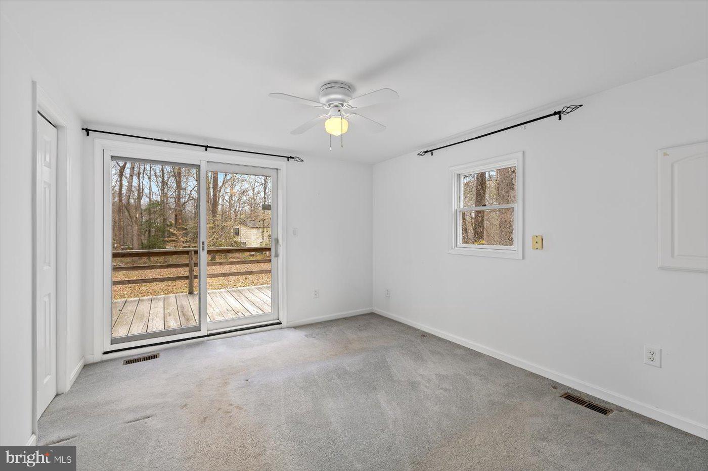 COUNTRY ACRES - Residential