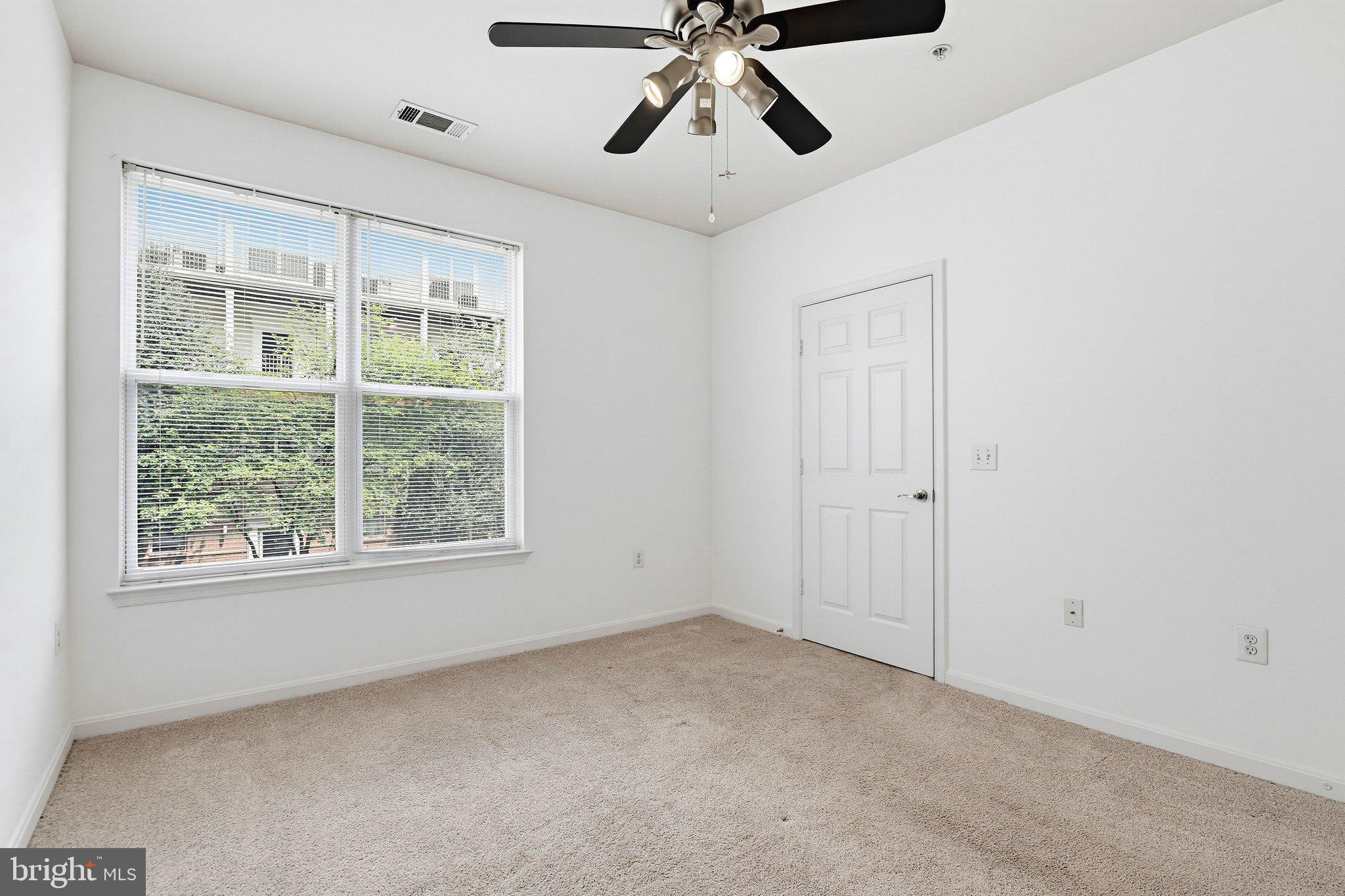MARQUIS AT VIENNA STATION - Residential