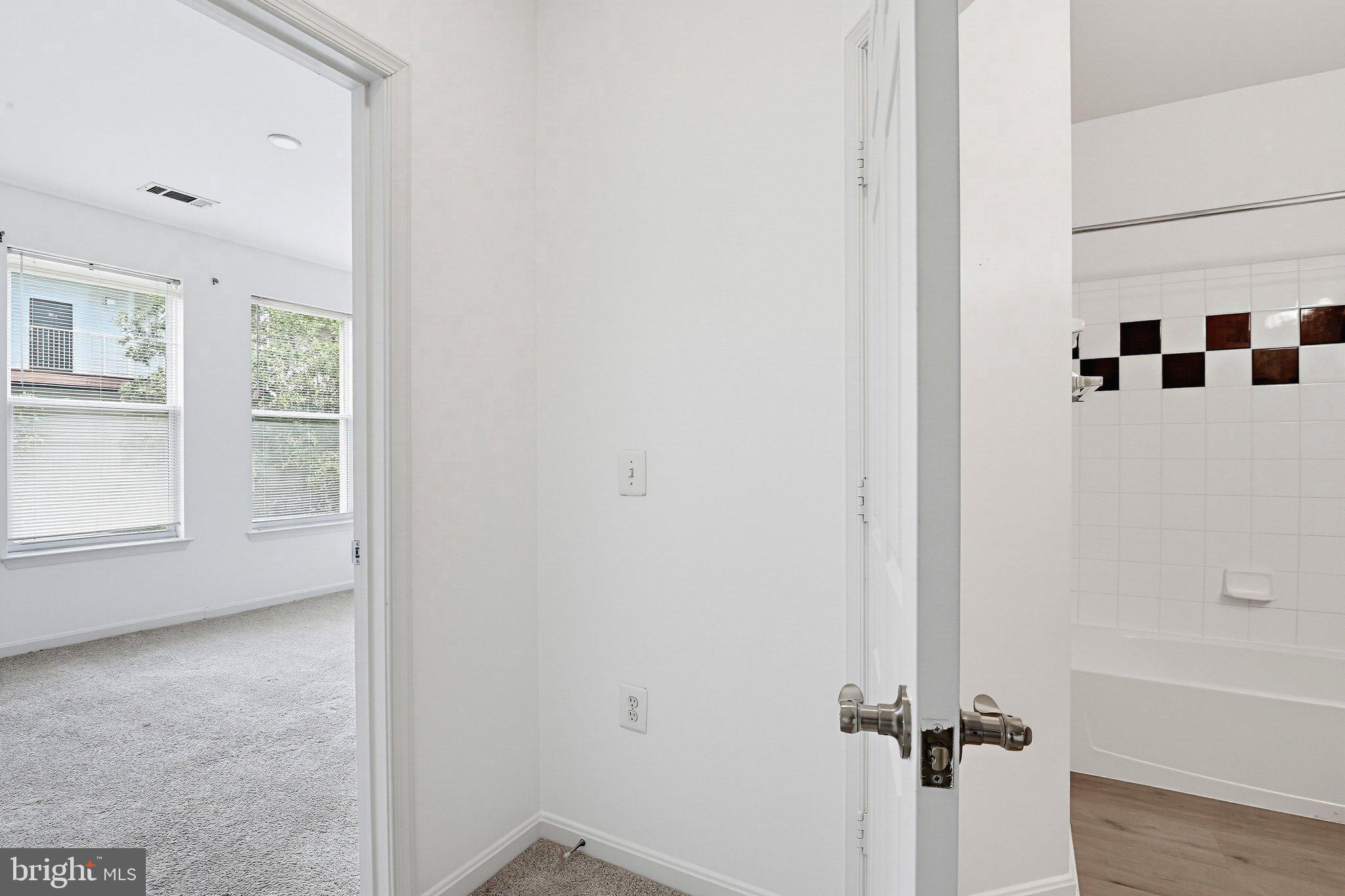 MARQUIS AT VIENNA STATION - Residential