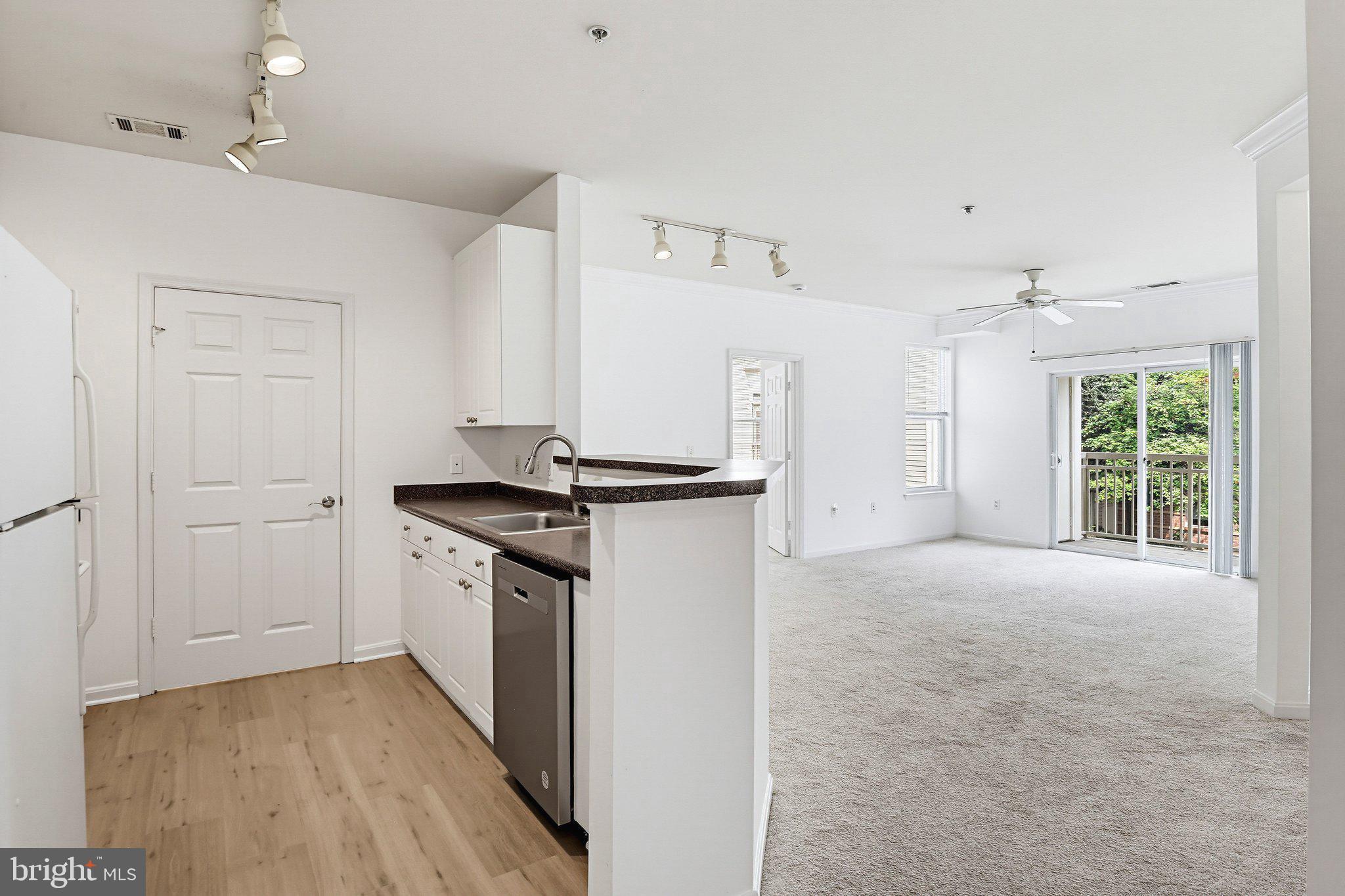 MARQUIS AT VIENNA STATION - Residential