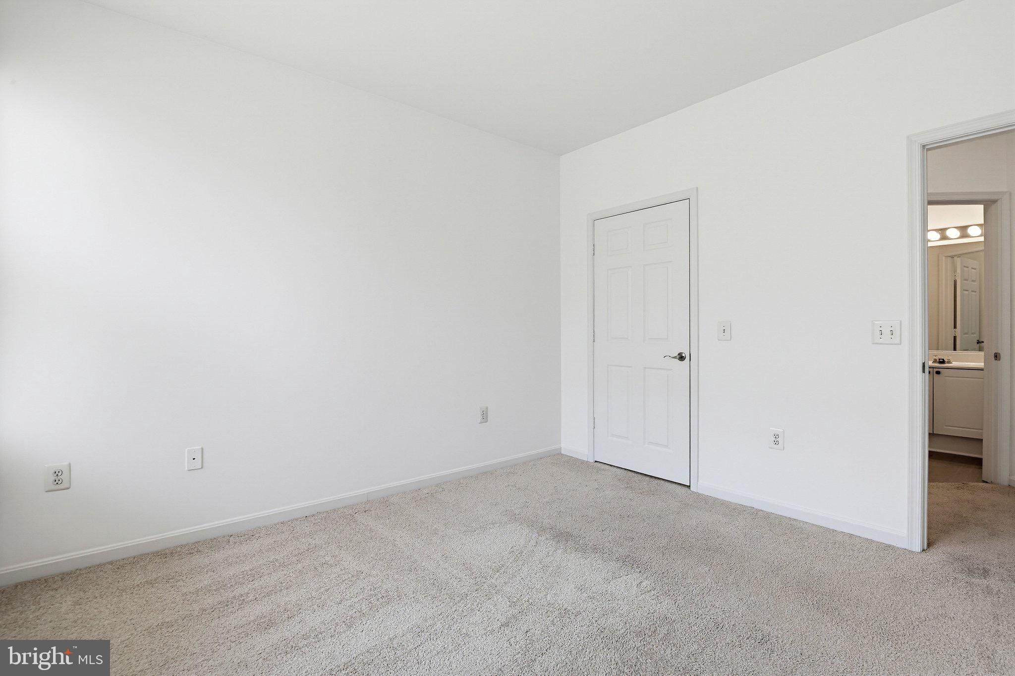 MARQUIS AT VIENNA STATION - Residential