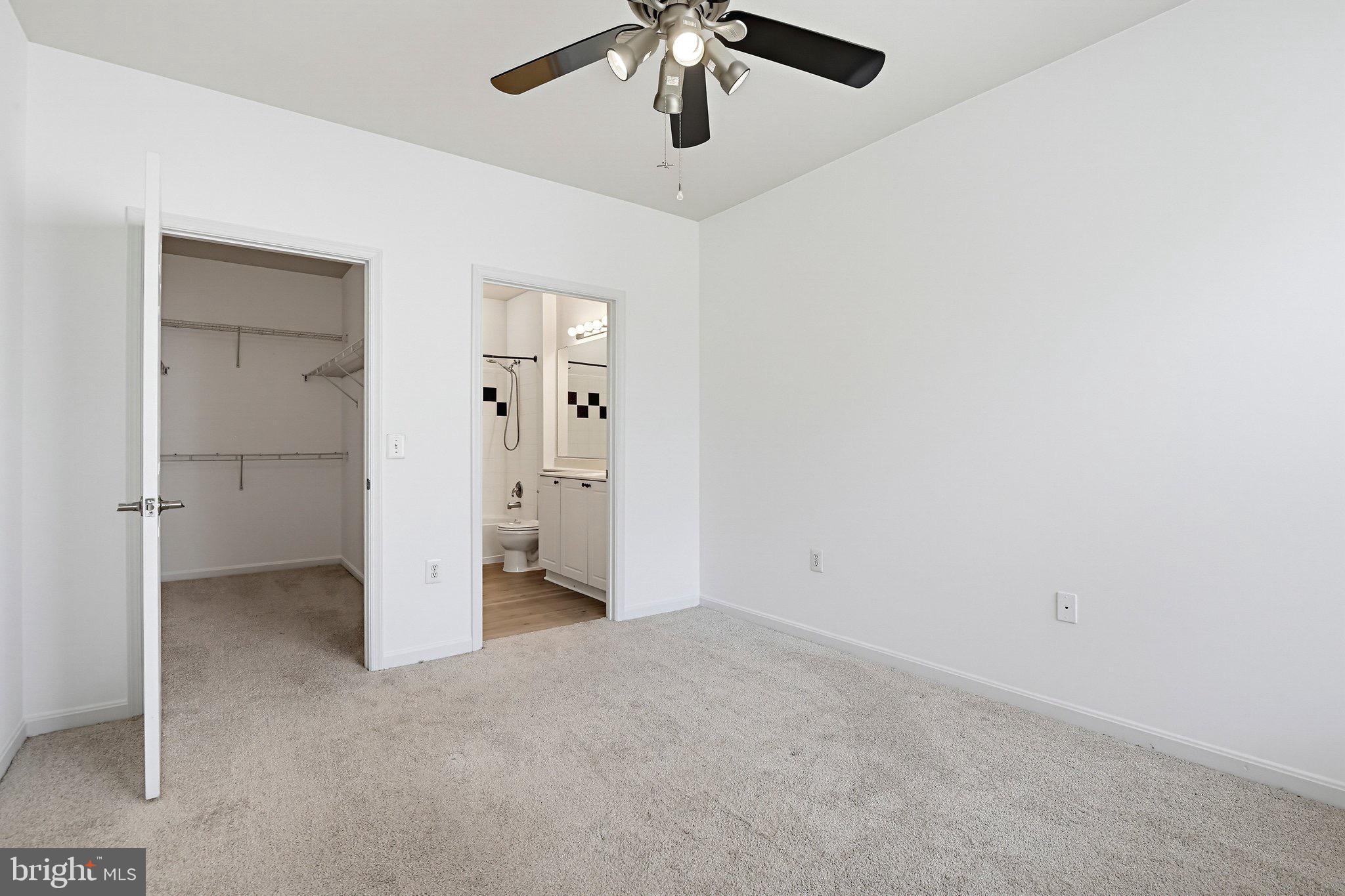 MARQUIS AT VIENNA STATION - Residential