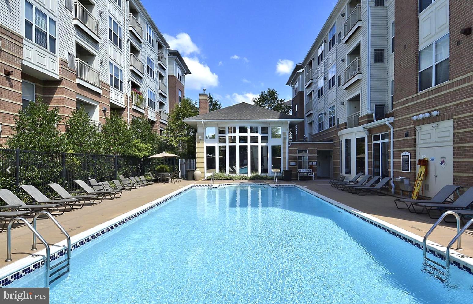 MARQUIS AT VIENNA STATION - Residential