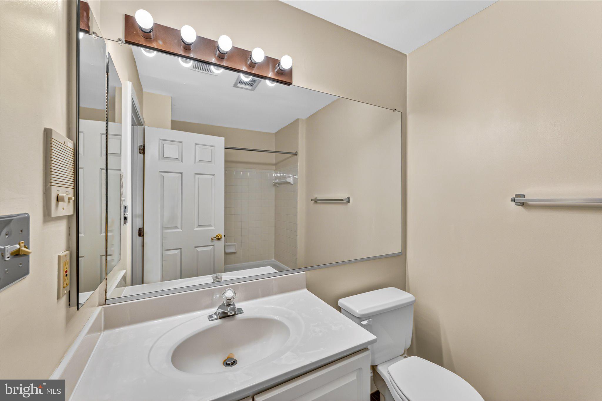 STRATFORD CONDOS - Residential