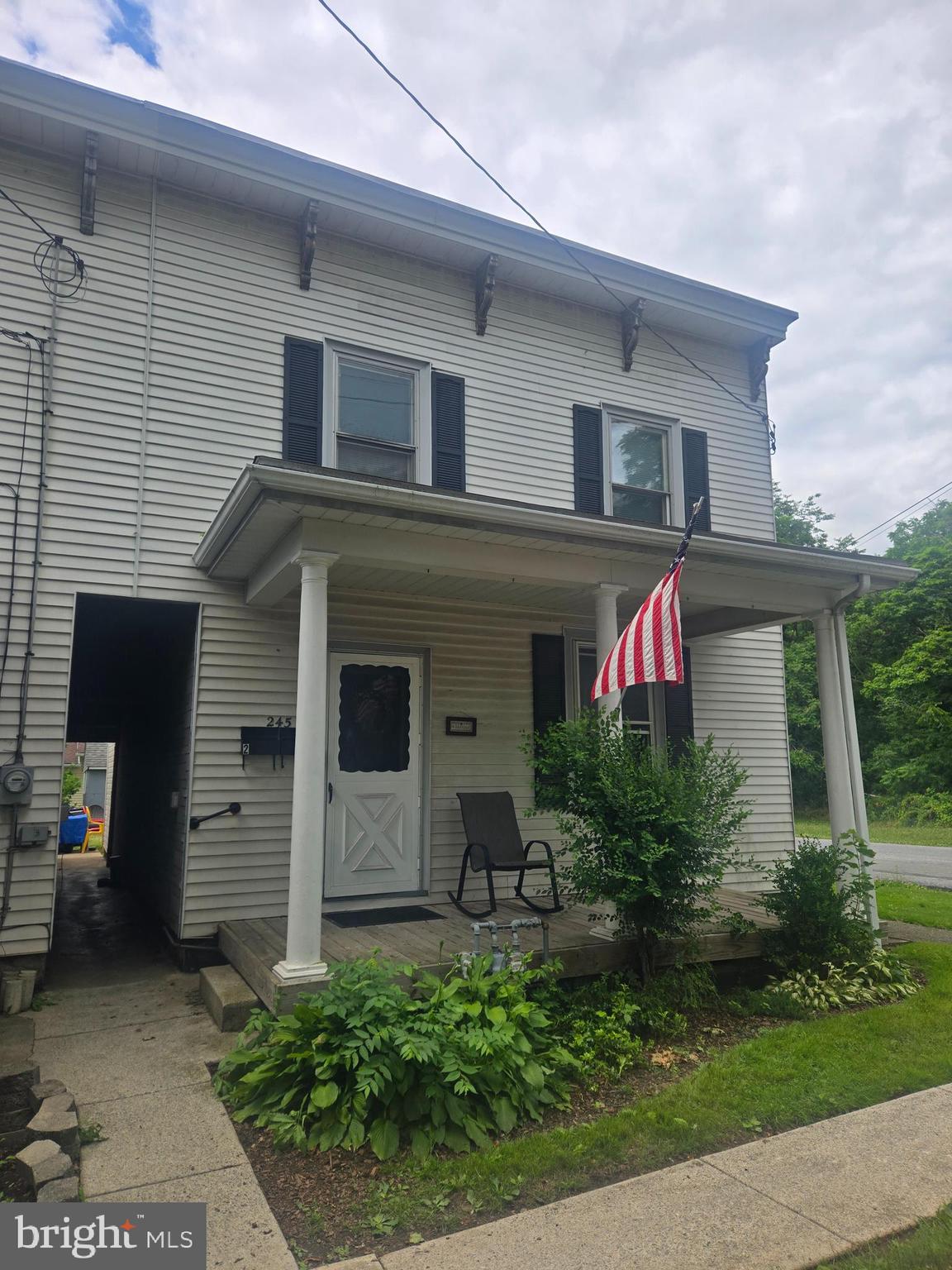 Check out this cute single 2 unit in downtown Annville.  Only a few blocks from Lebanon Valley College and downtown Annville.    Live in one and rent other or rental income for both.   2nd Floor Unit remodeled with new carpet, paint, kitchen and bath.   Detched garage workshop. 
Lower level - 1 bedroom, Upper level - 2 bedroom. 
Notice required,.   Home sold as-is.
Owner is Realtor.