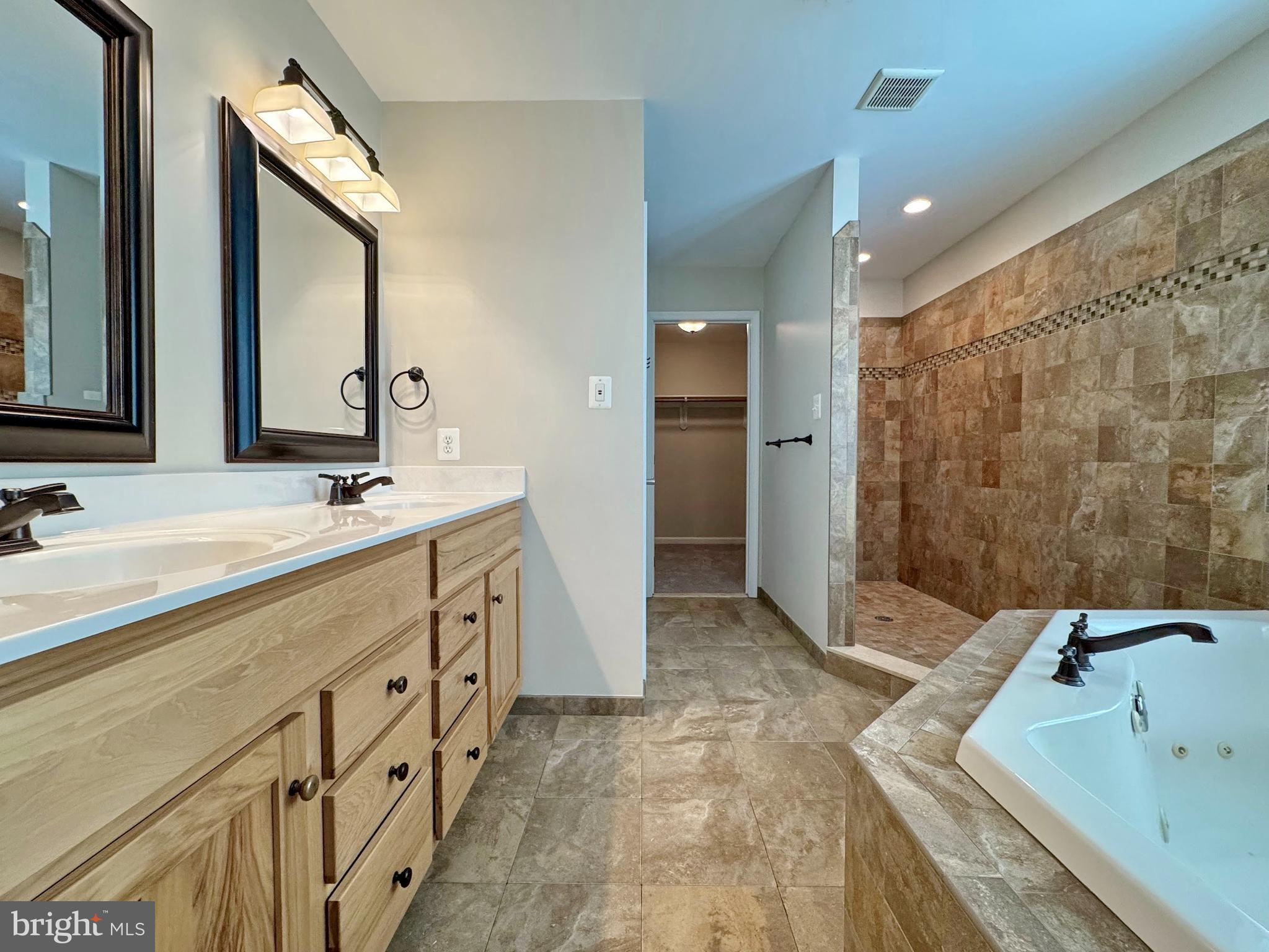 BENEDICT FARMS - Residential
