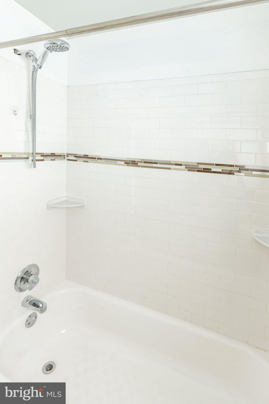 EAST KENSINGTON - Residential