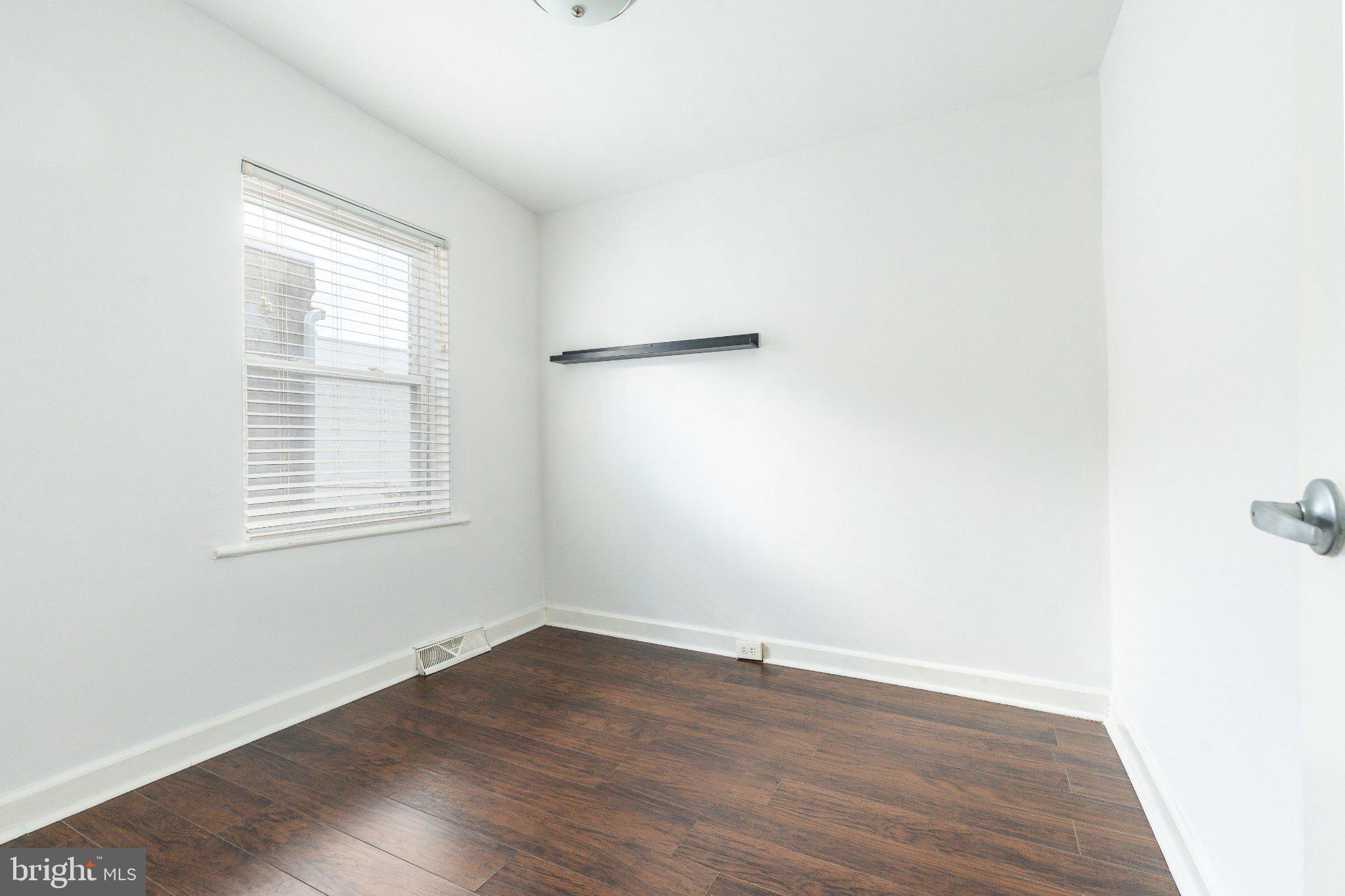 EAST KENSINGTON - Residential