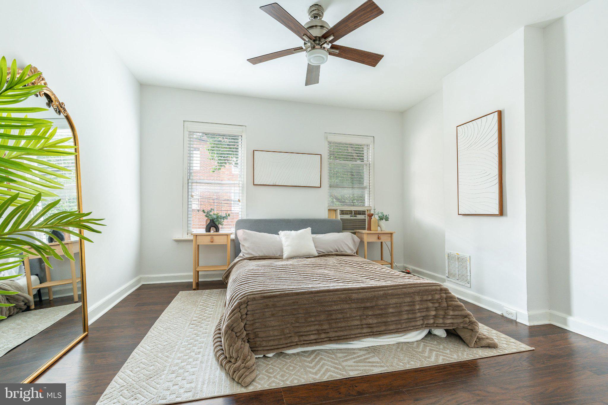 EAST KENSINGTON - Residential
